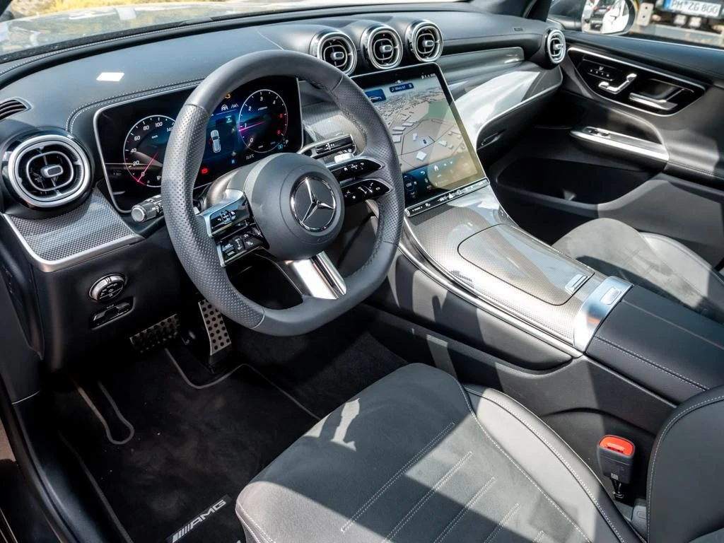 Mercedes-Benz-GLC 300 d-image-8