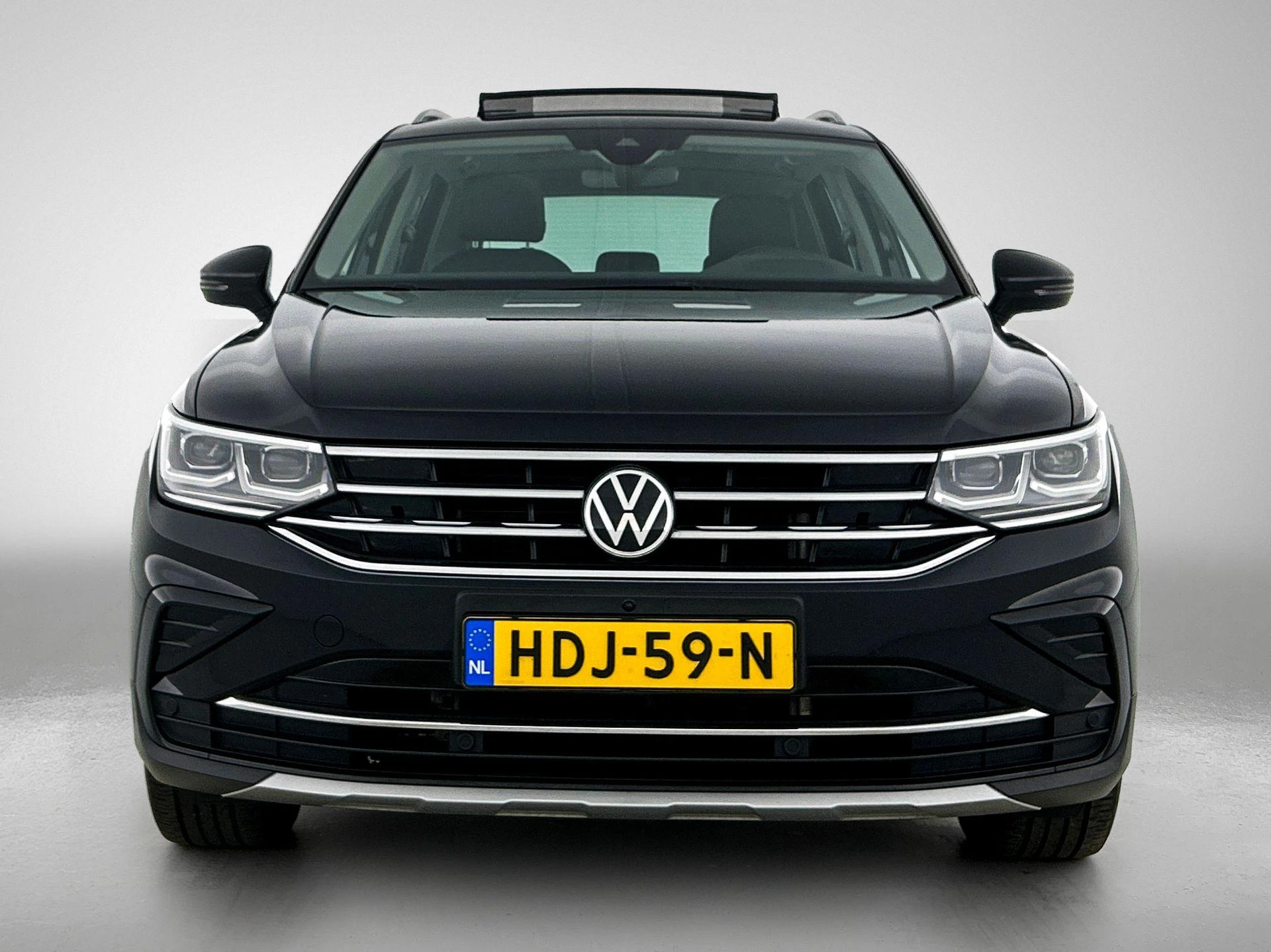 Volkswagen-Tiguan-image-4