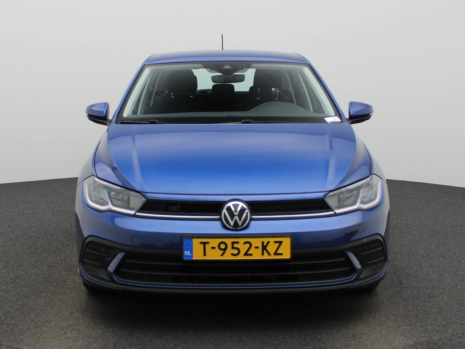 Volkswagen-Polo-image-2