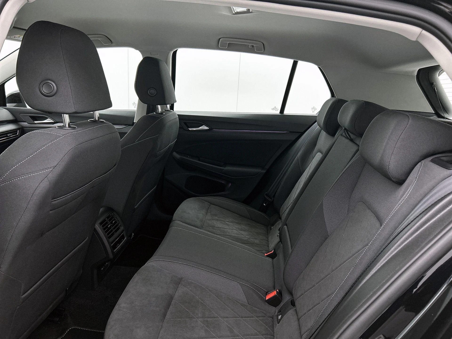 Volkswagen-Golf-image-26