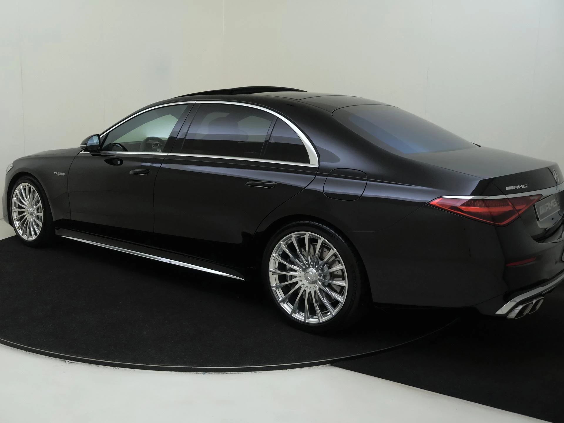 Mercedes-Benz-S-Klasse-image-4