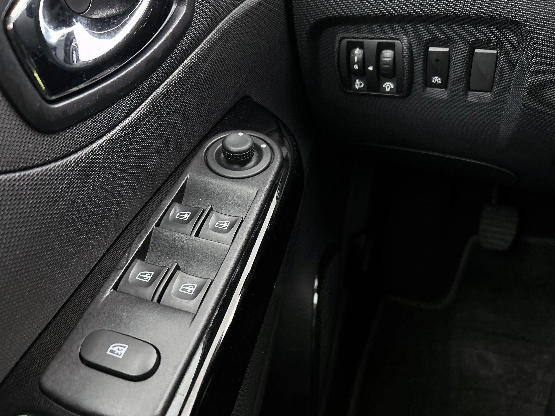 Renault-Captur-image-24