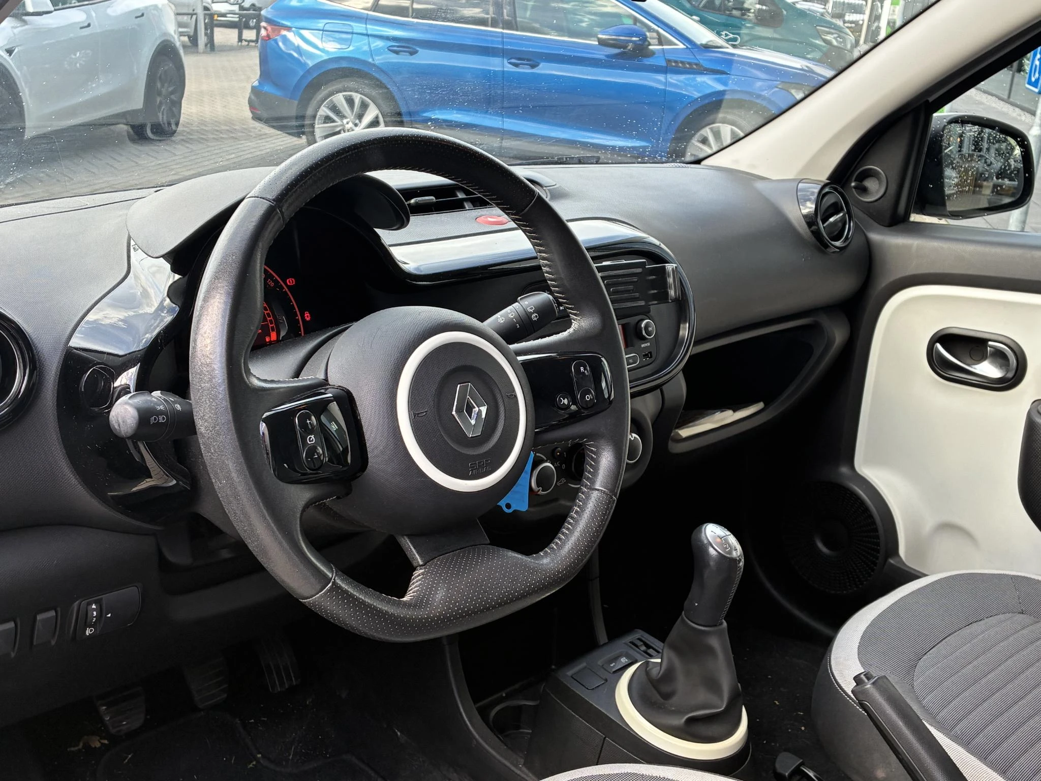 Renault-Twingo-image-3