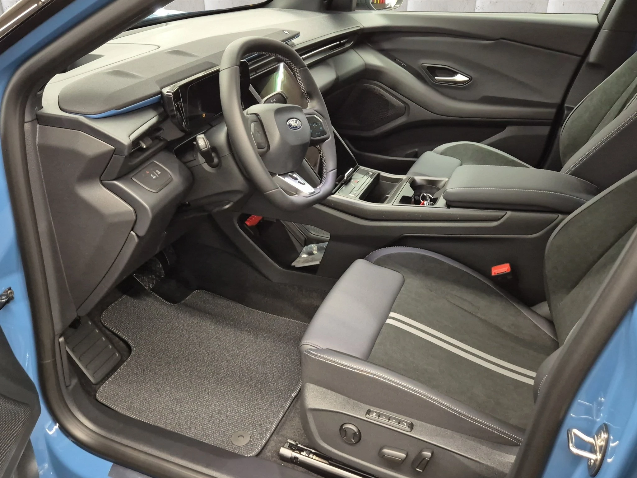Ford Capri Collection Extended Range 79kWh RWD Sports Utility Vehicle. 210 kW. 5-türig MJ 2026.75