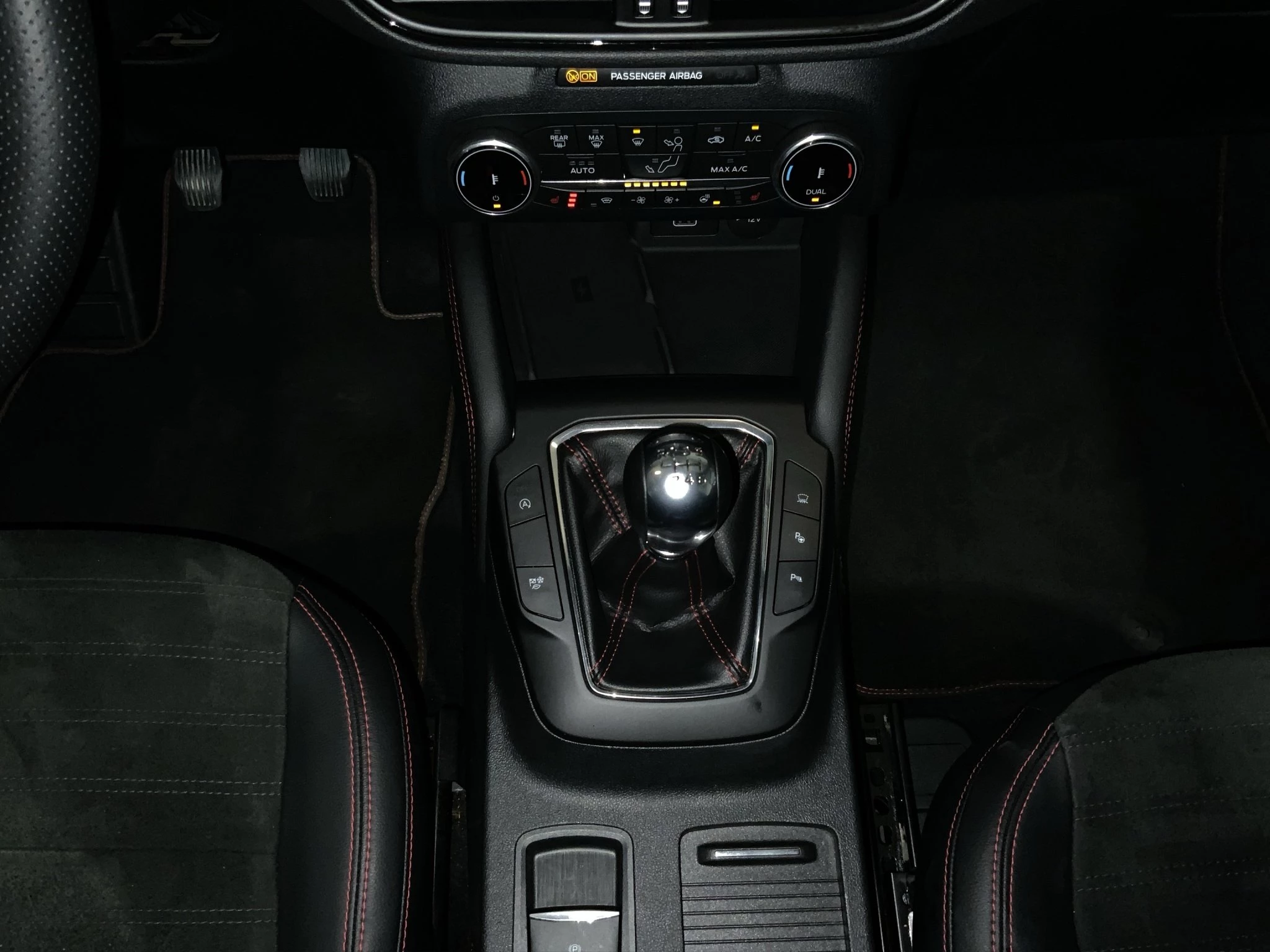 Ford Kuga ST-Line X*PANO*AHK*KAM*ACC*NAVI*SOUND-SYS.