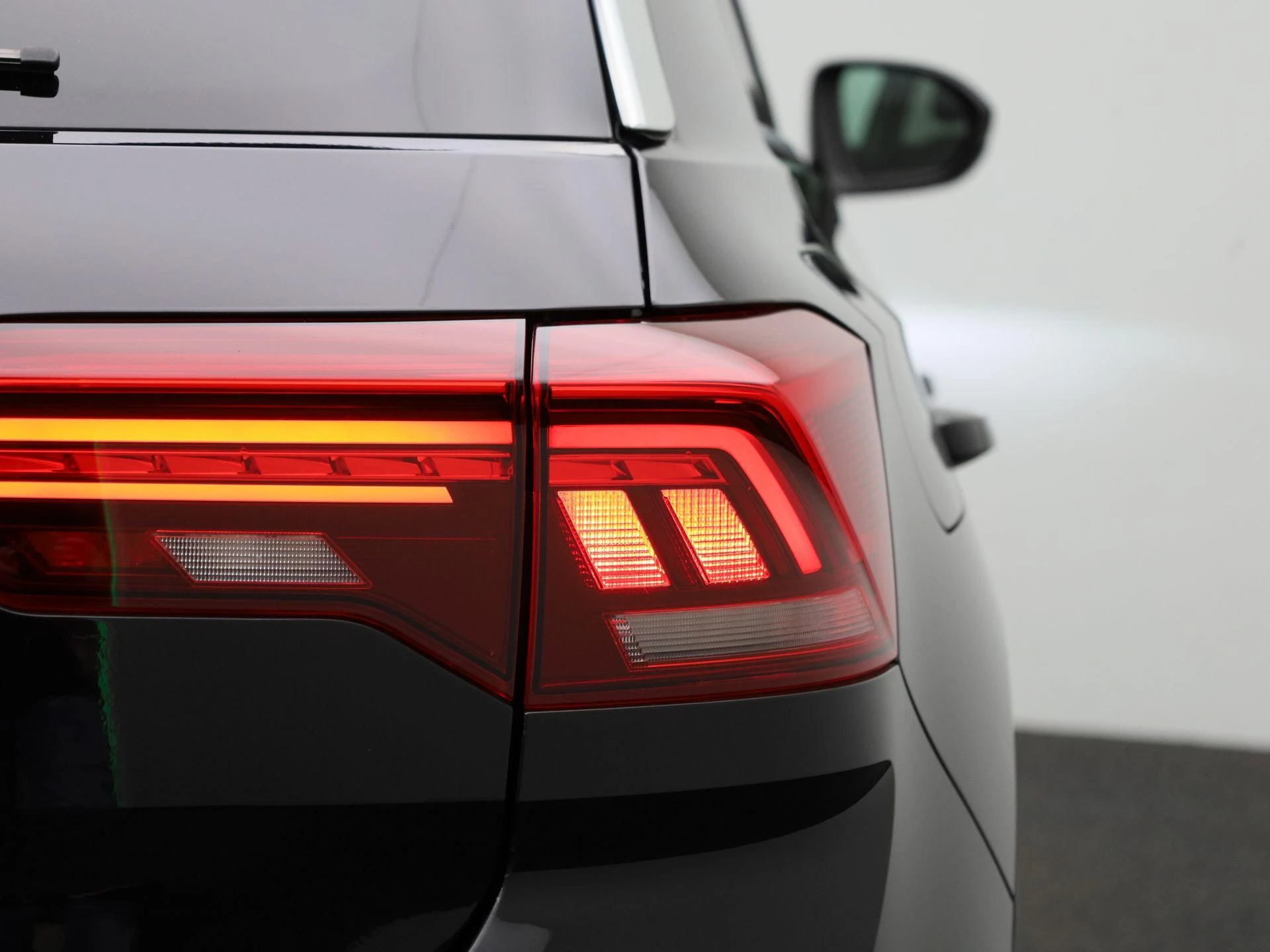 Volkswagen-T-Roc-image-34