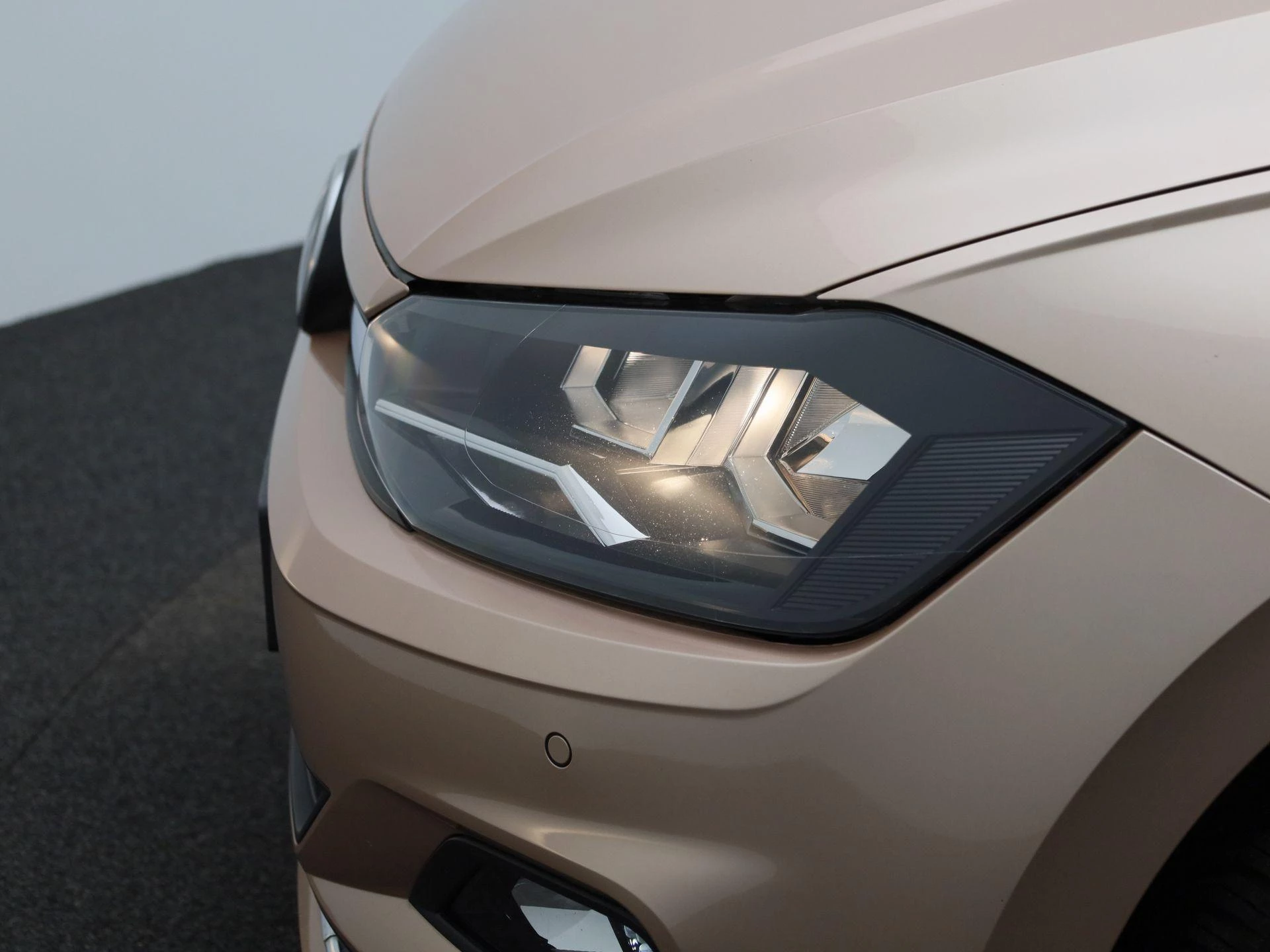 Volkswagen-Polo-image-11