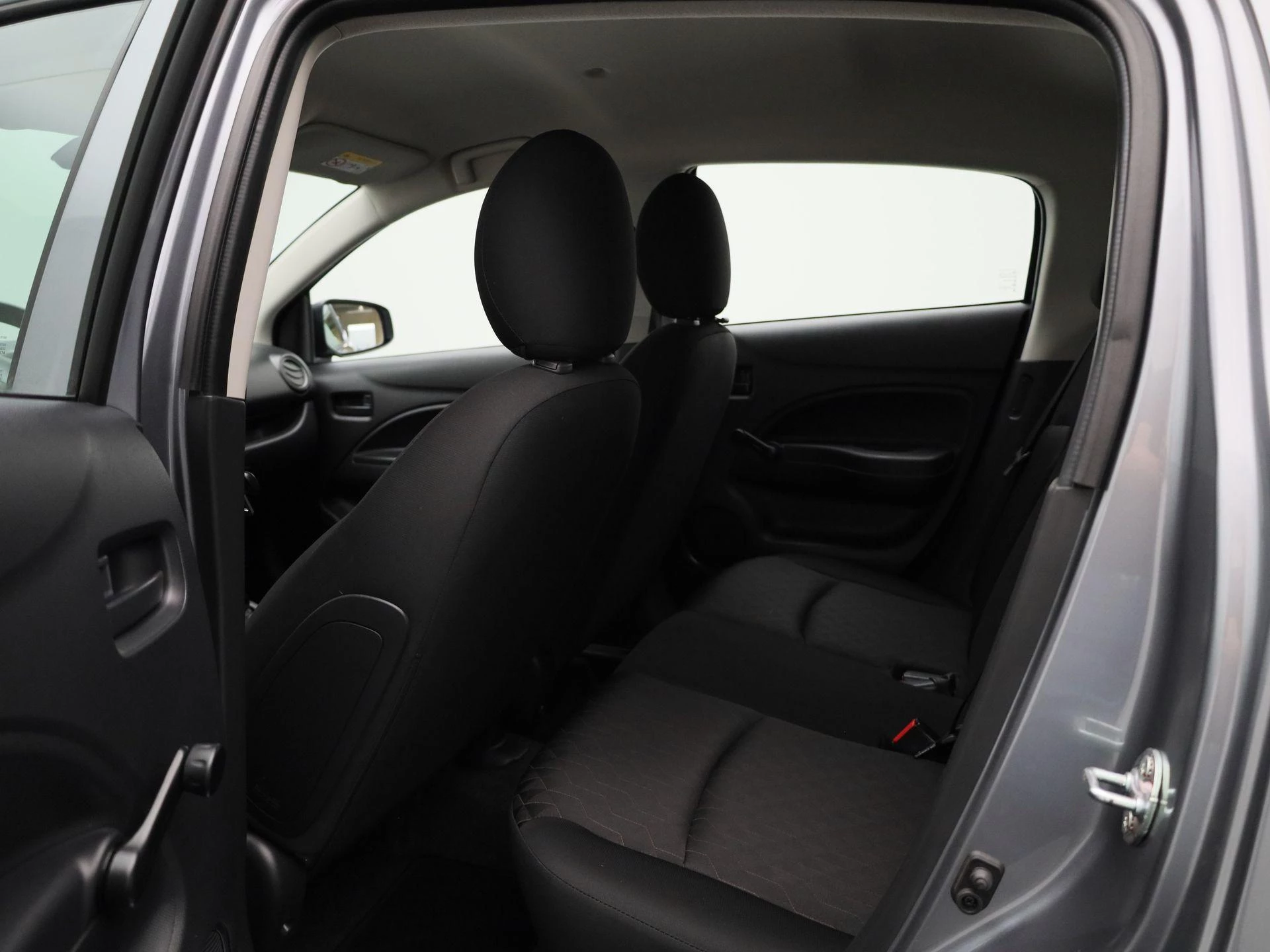 Mitsubishi-Space Star-image-9