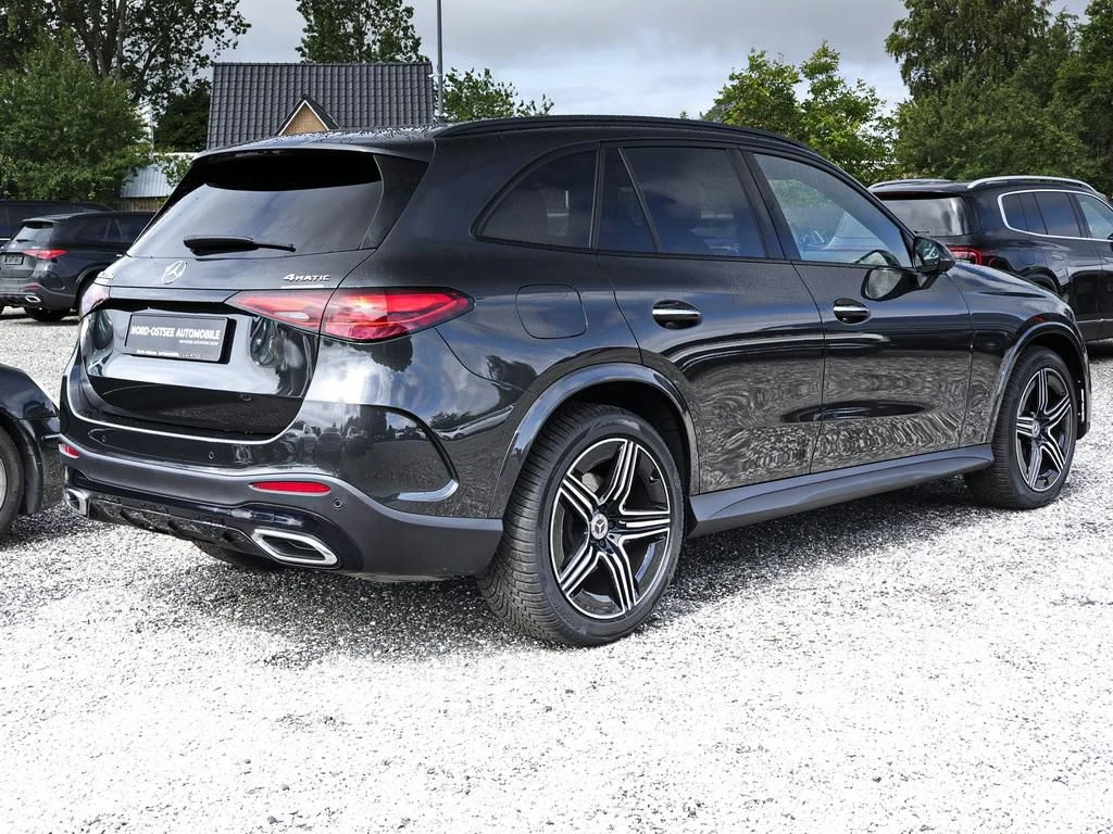 Mercedes-Benz-GLC 220 d-image-4