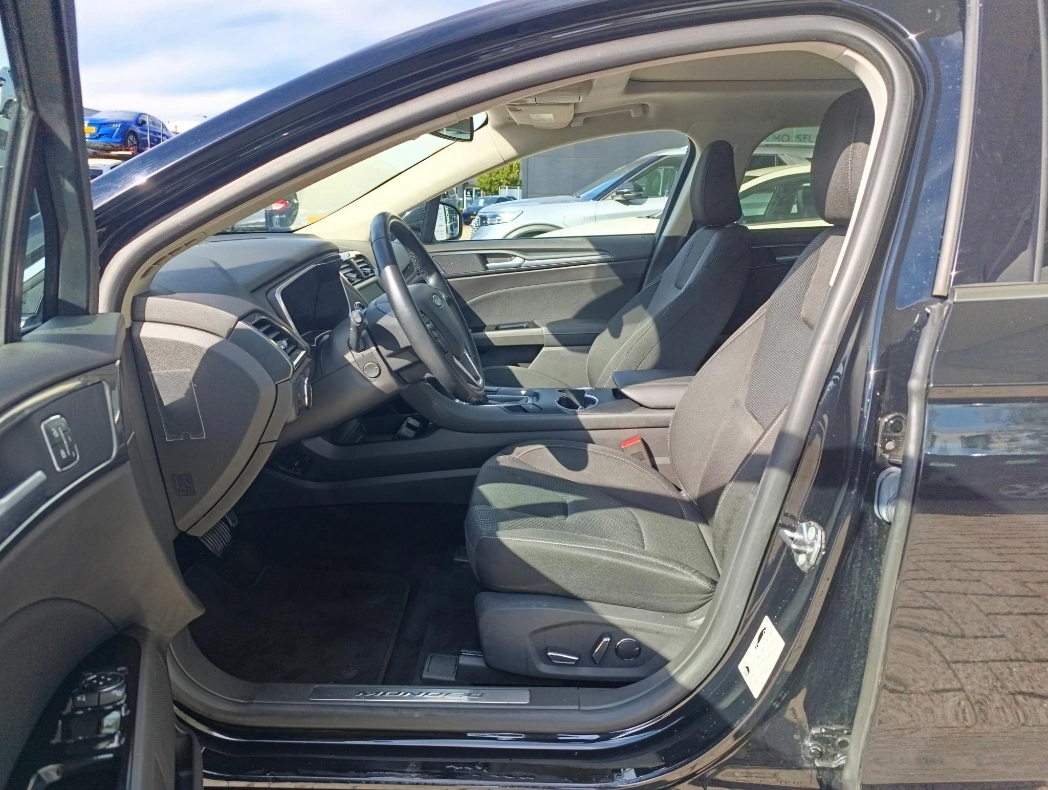 Ford-Mondeo-image-13