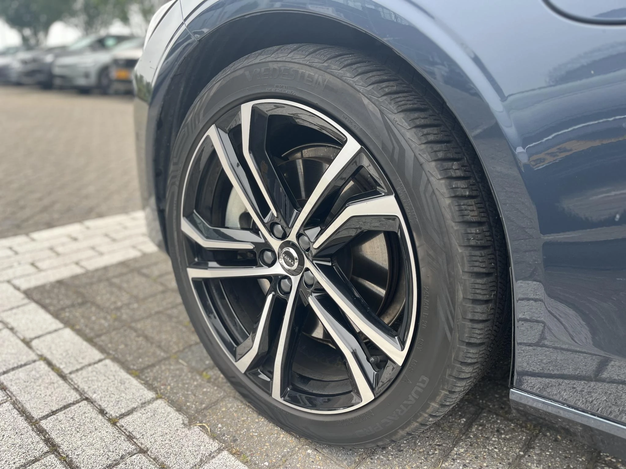 Volvo-V90-image-1
