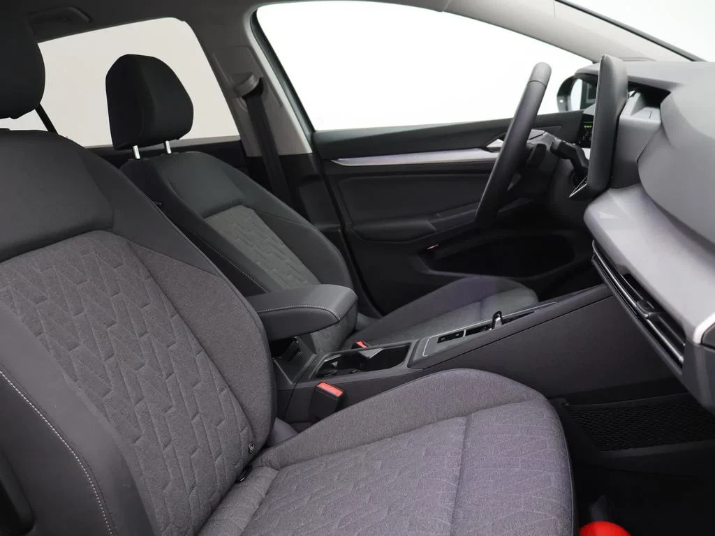 Volkswagen-Golf-image-9