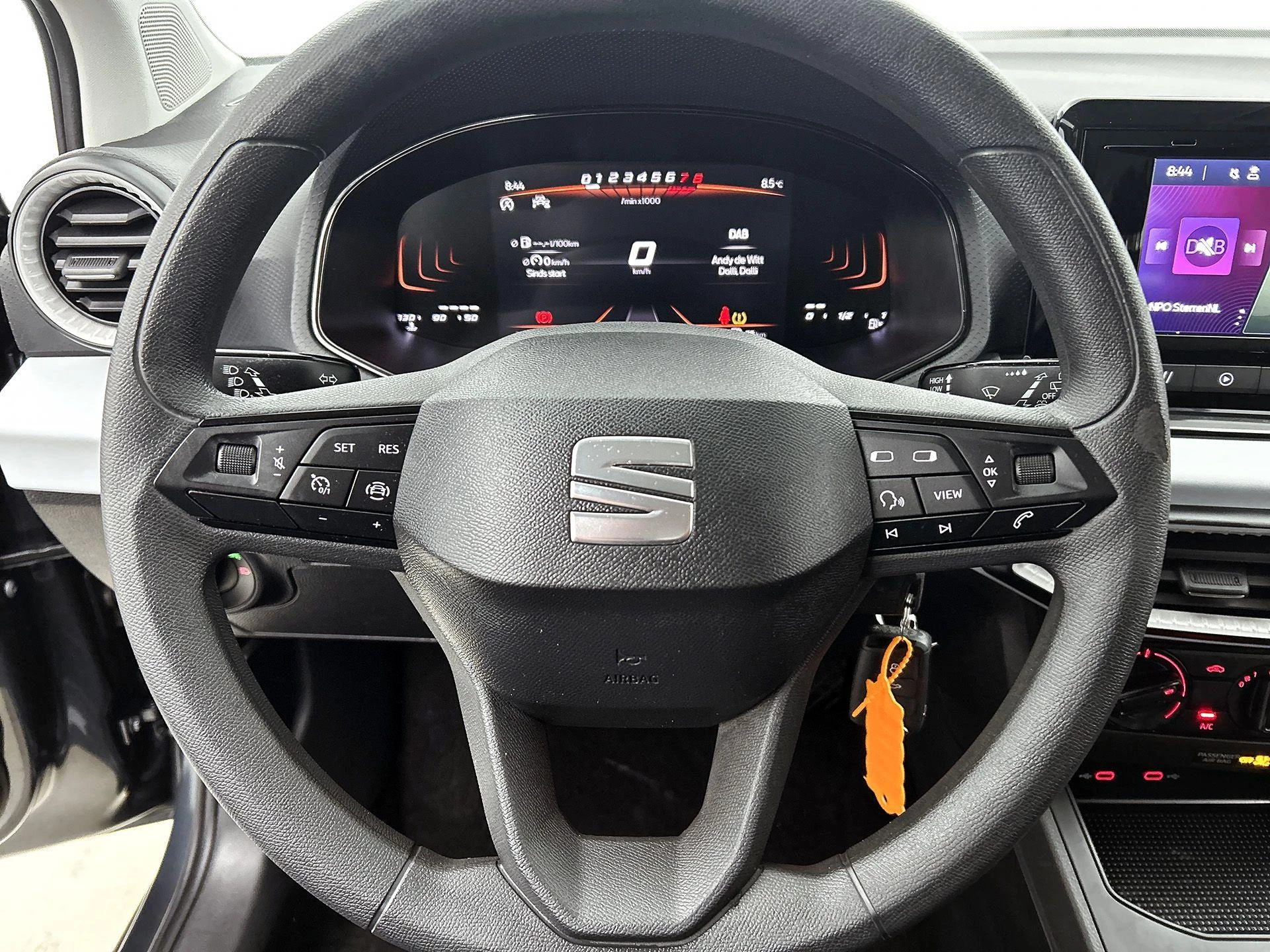 SEAT-Arona-image-23