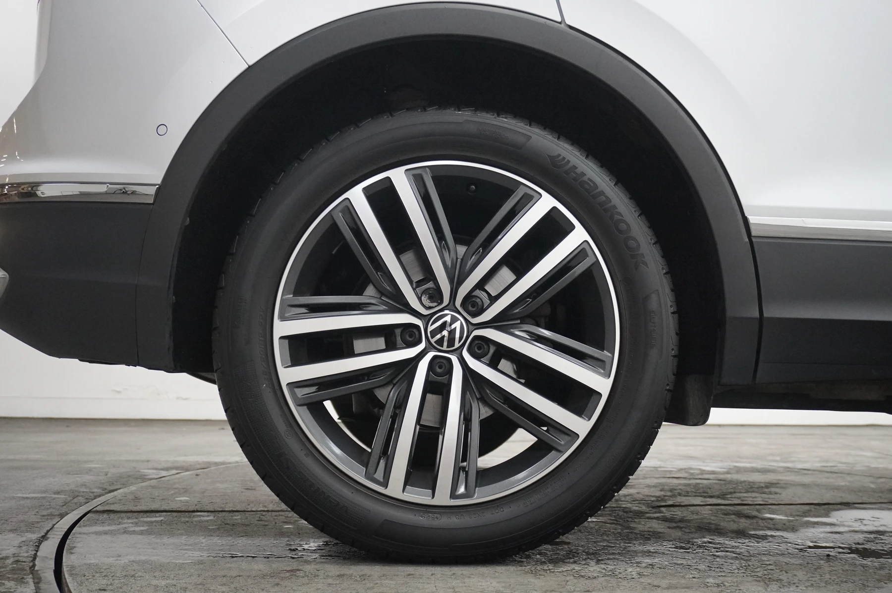 Volkswagen-Tiguan-image-22