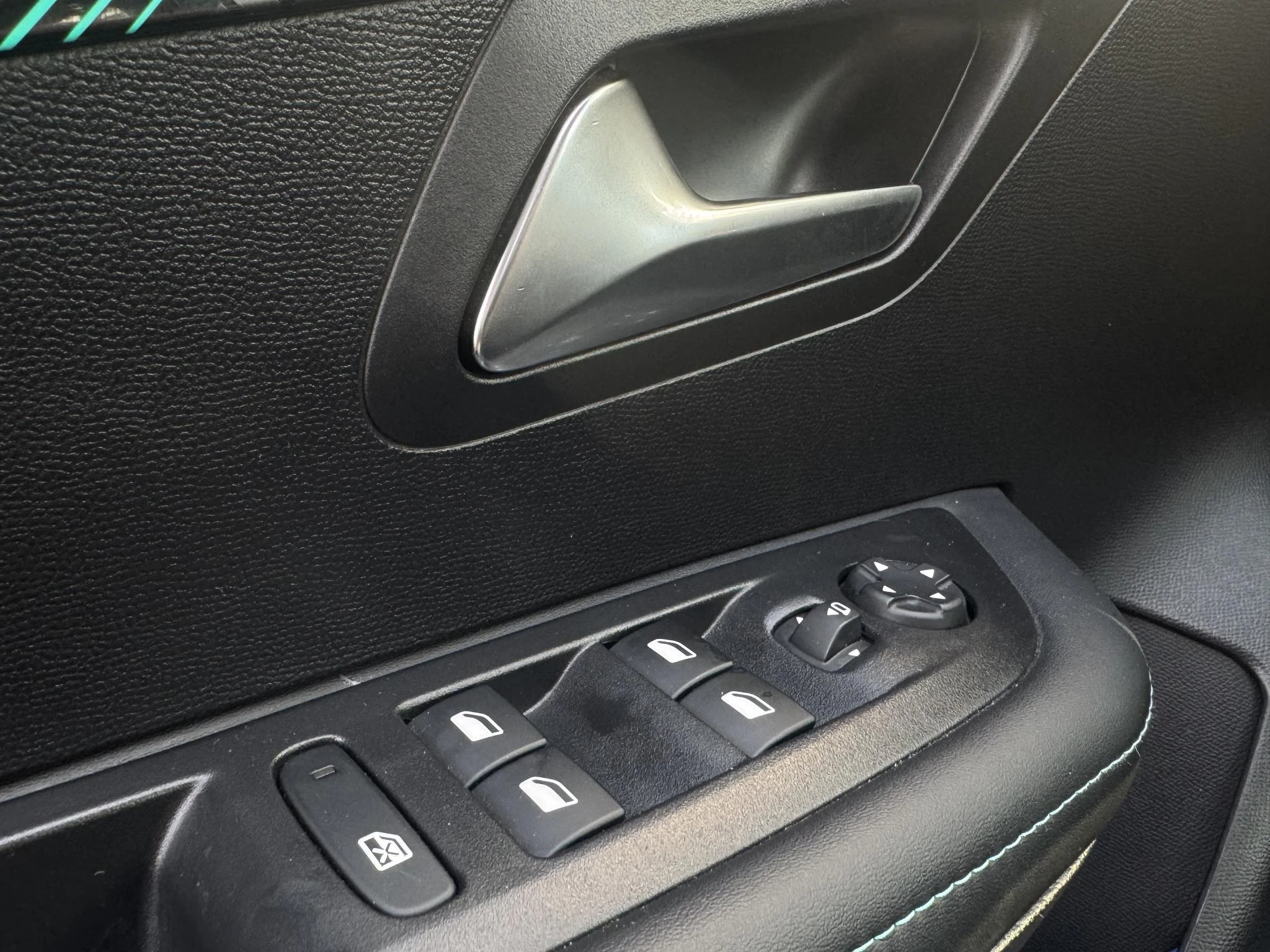 Peugeot-208-image-10