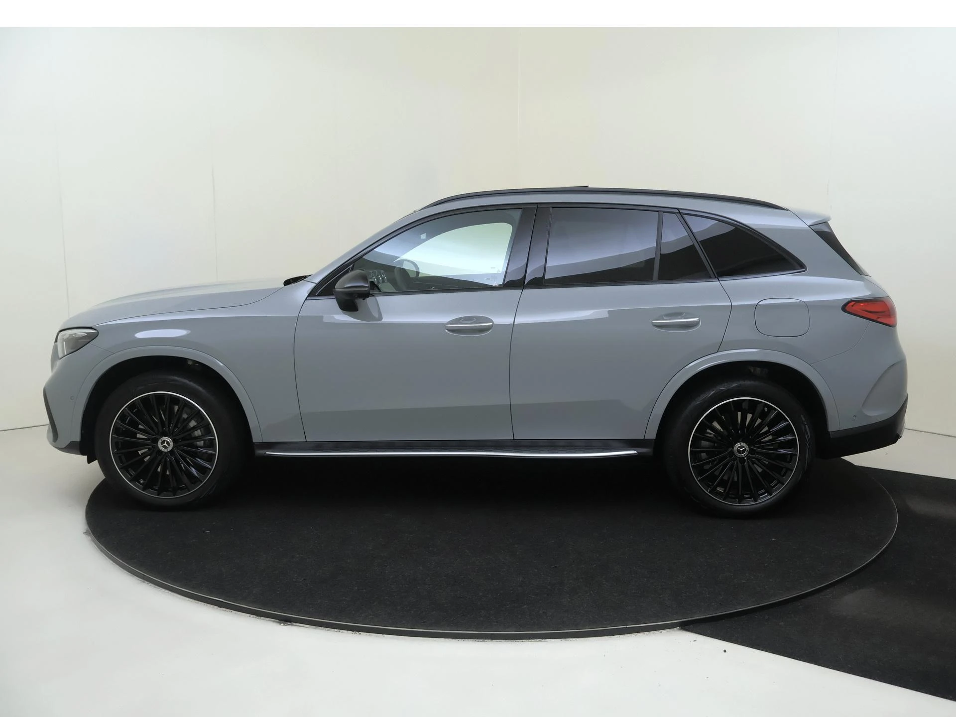 Mercedes-Benz-GLC-image-7
