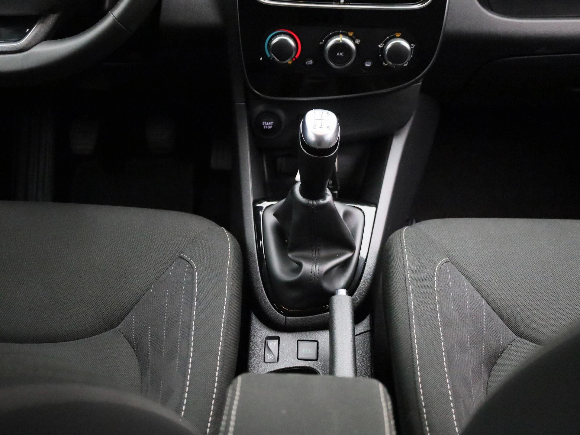 Renault-Clio-image-8