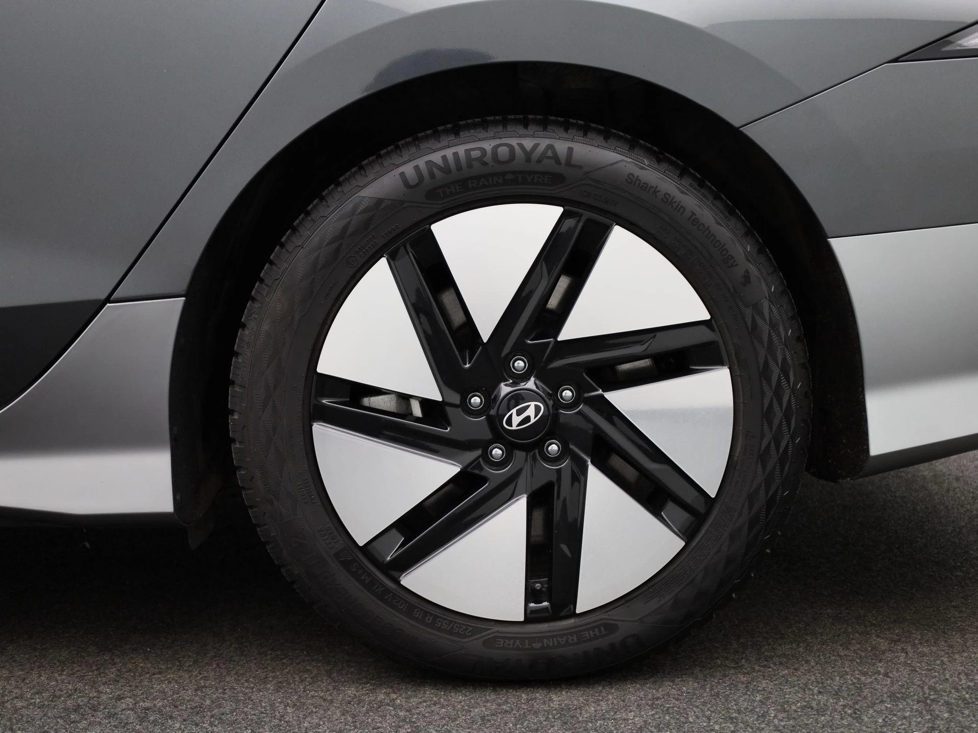 Hyundai-IONIQ 6-image-12