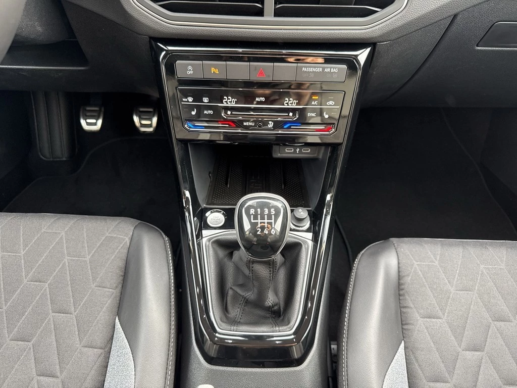 Volkswagen T-Cross 1.0l TSI Energy *Rear View*ACC*LED
