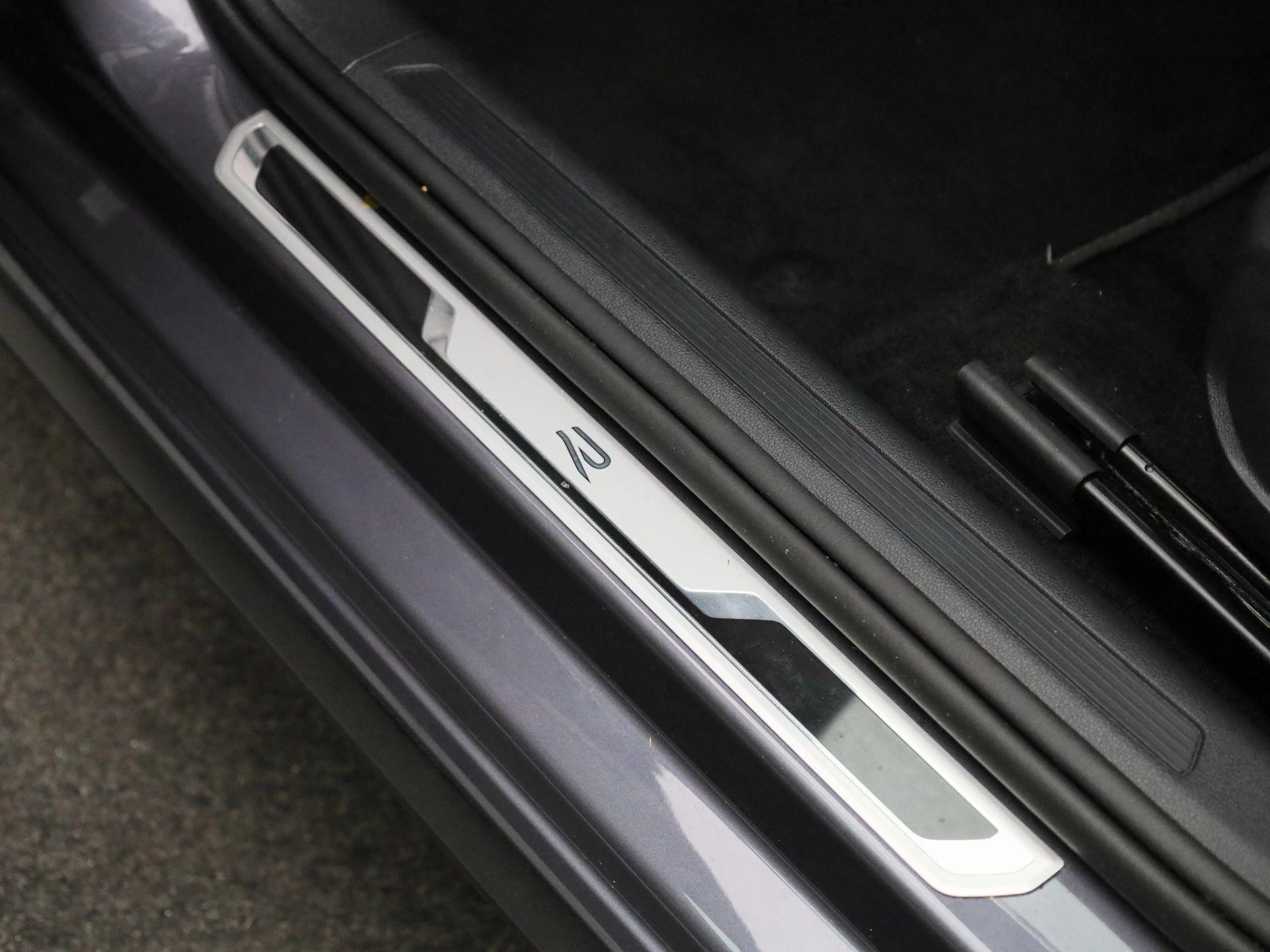 Volkswagen-Polo-image-28