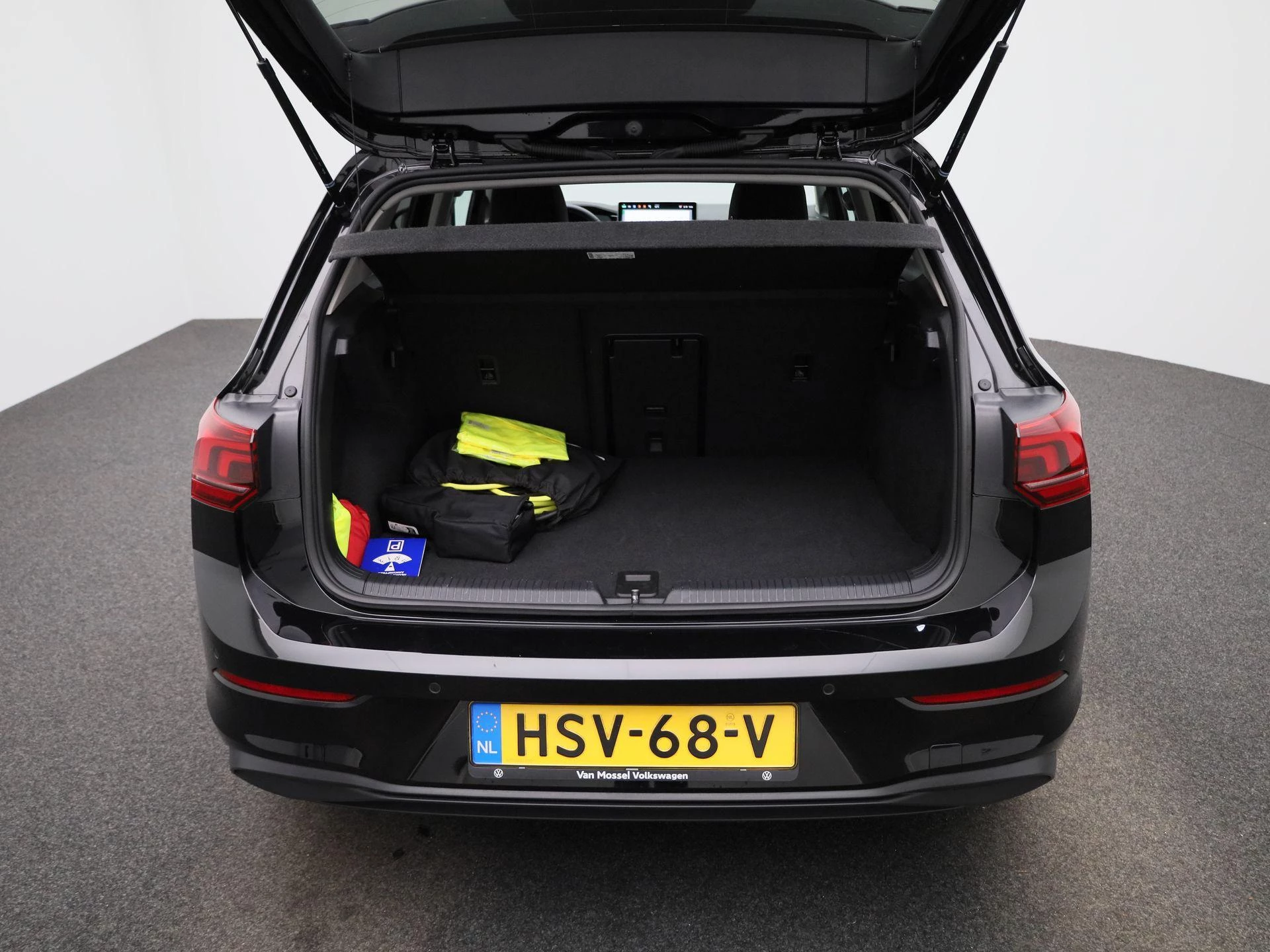 Volkswagen-Golf-image-10