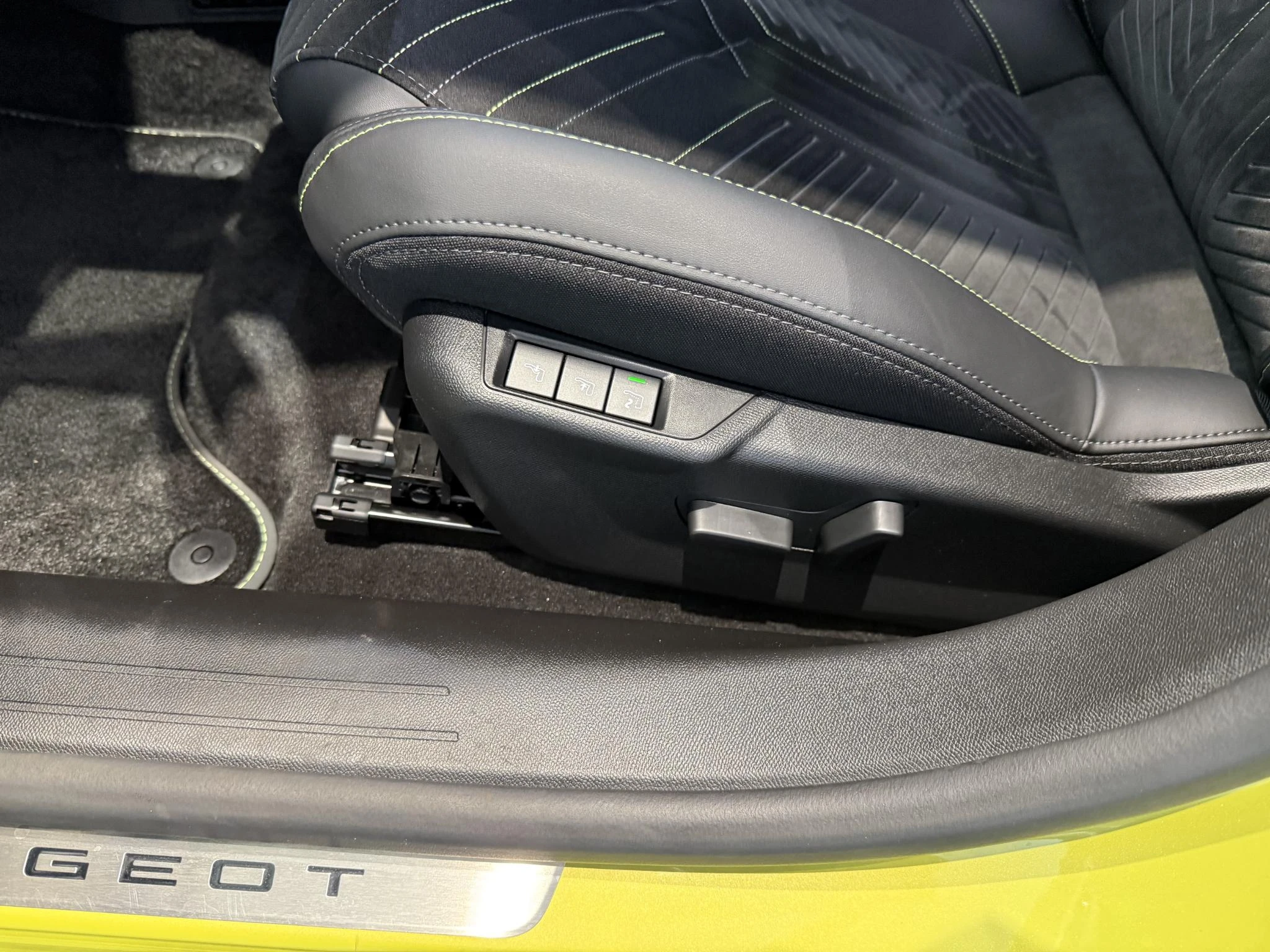 Peugeot-208-image-20