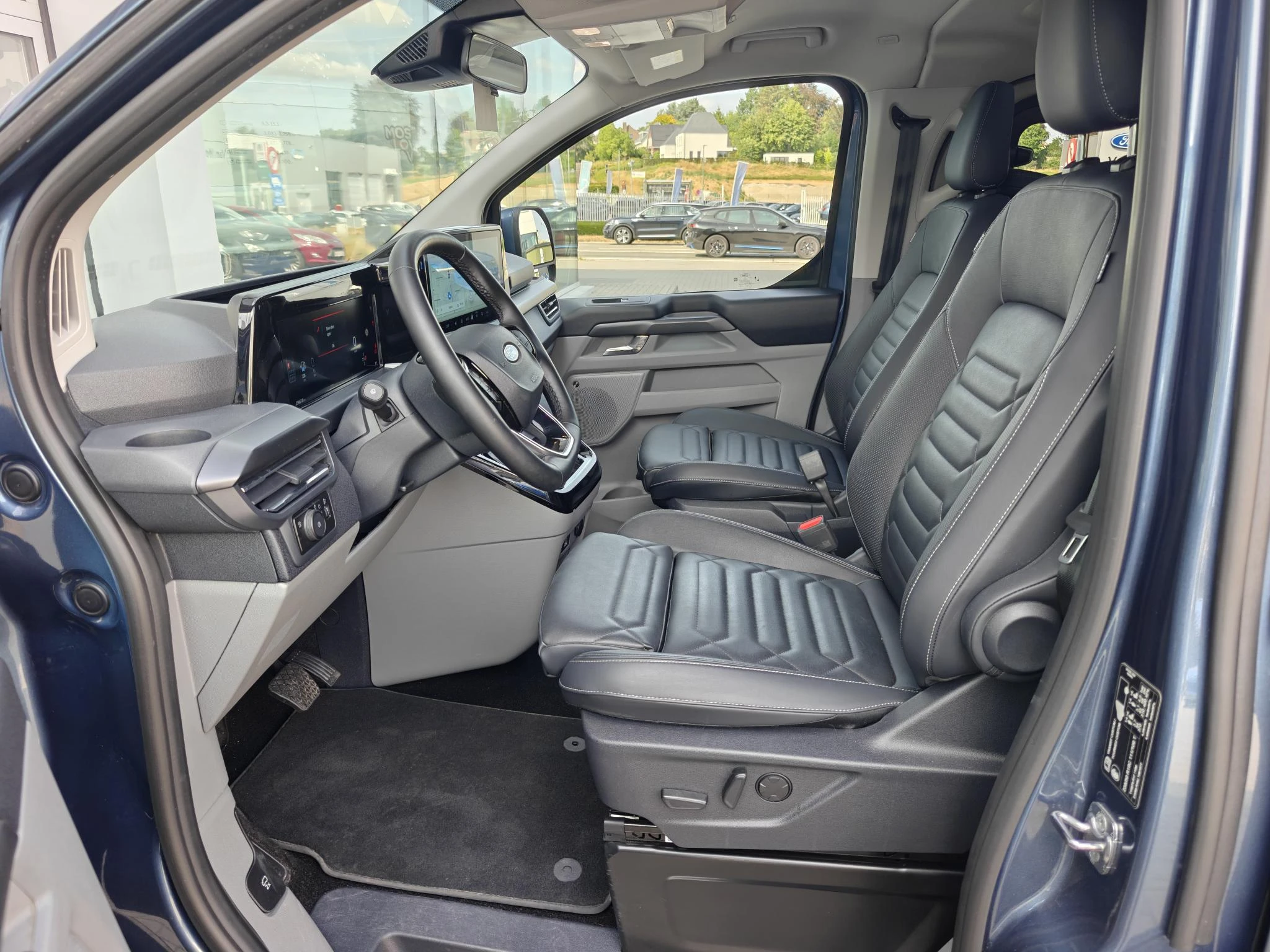 Ford-Tourneo Custom-image-15