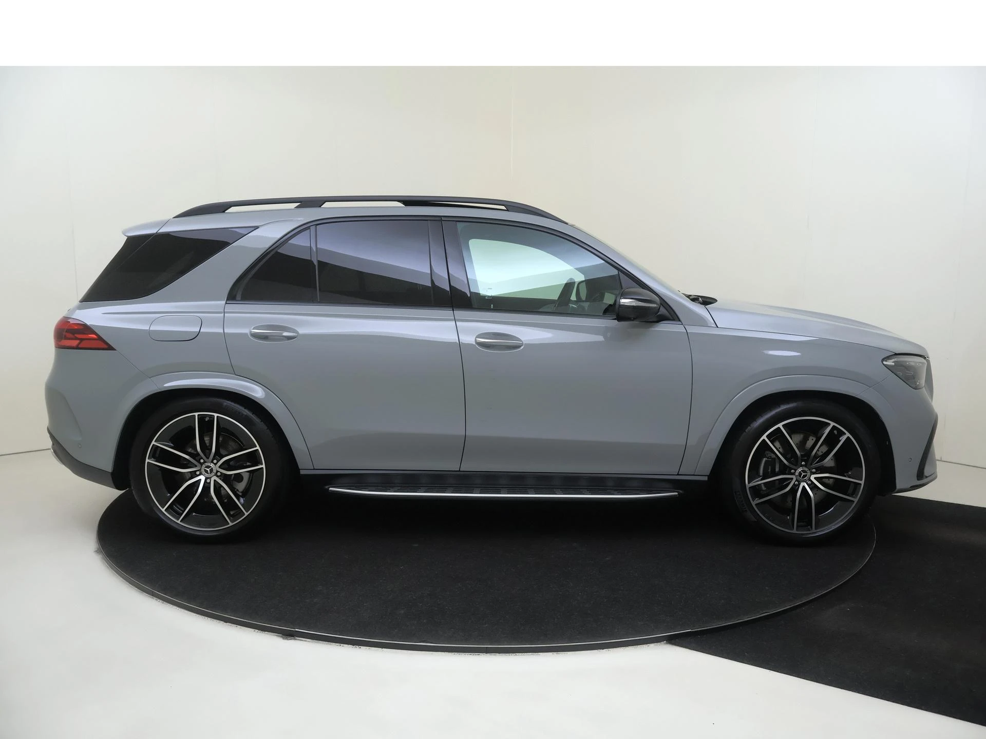 Mercedes-Benz-GLE-image-8