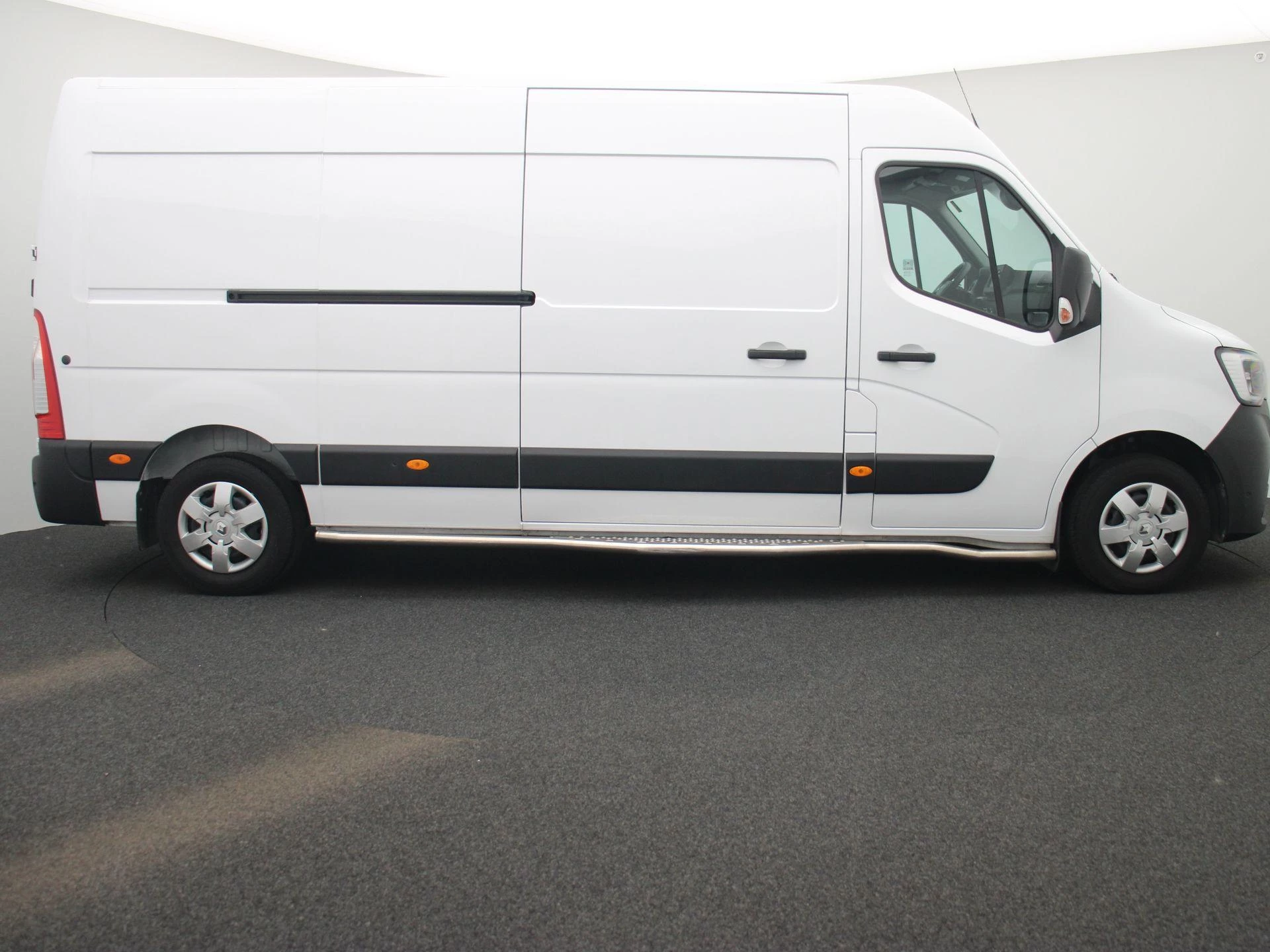 Renault Master T35 2.3 dCi 135Pk L3H2 Comfort