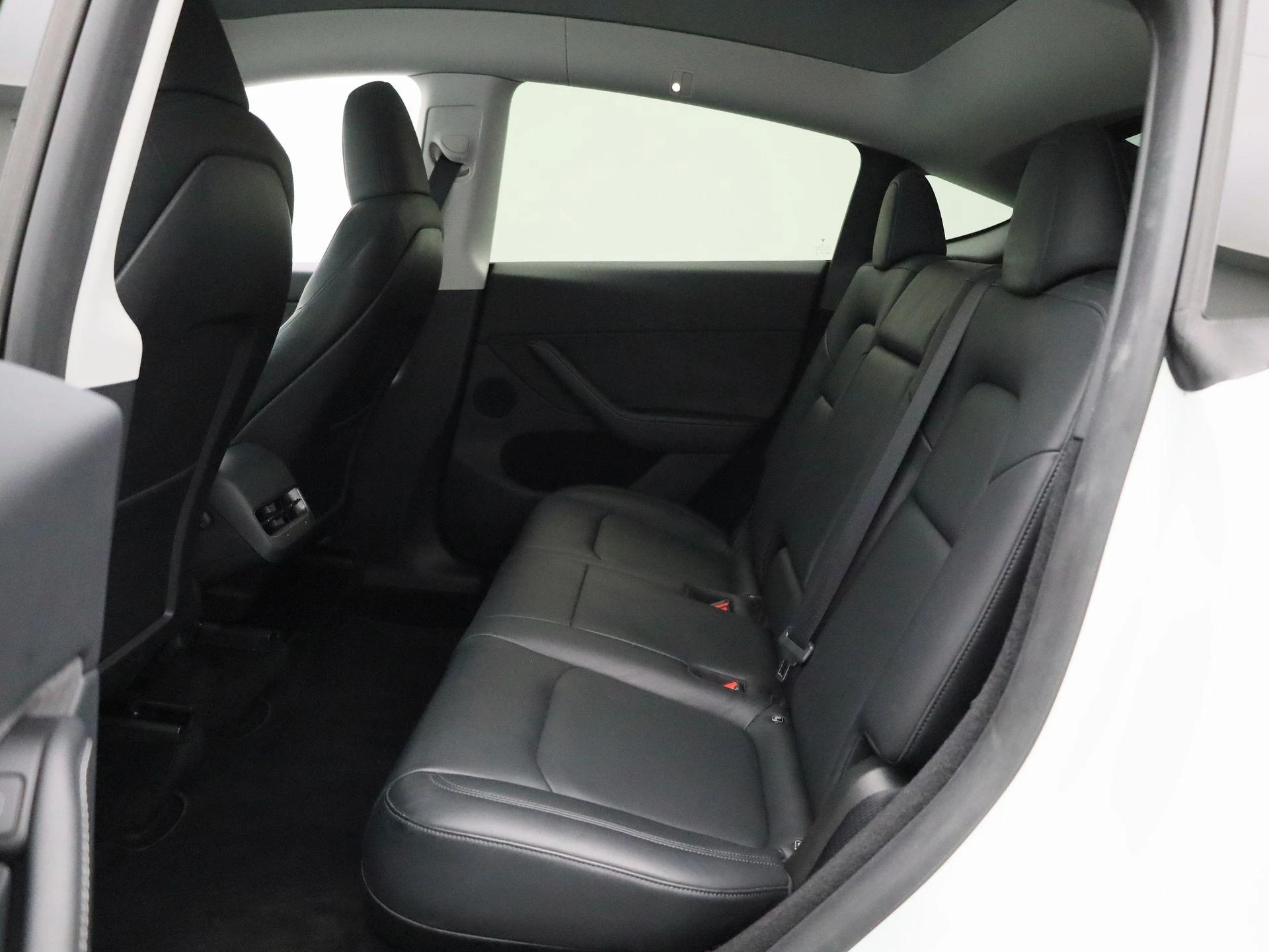 Tesla-Model Y-image-11