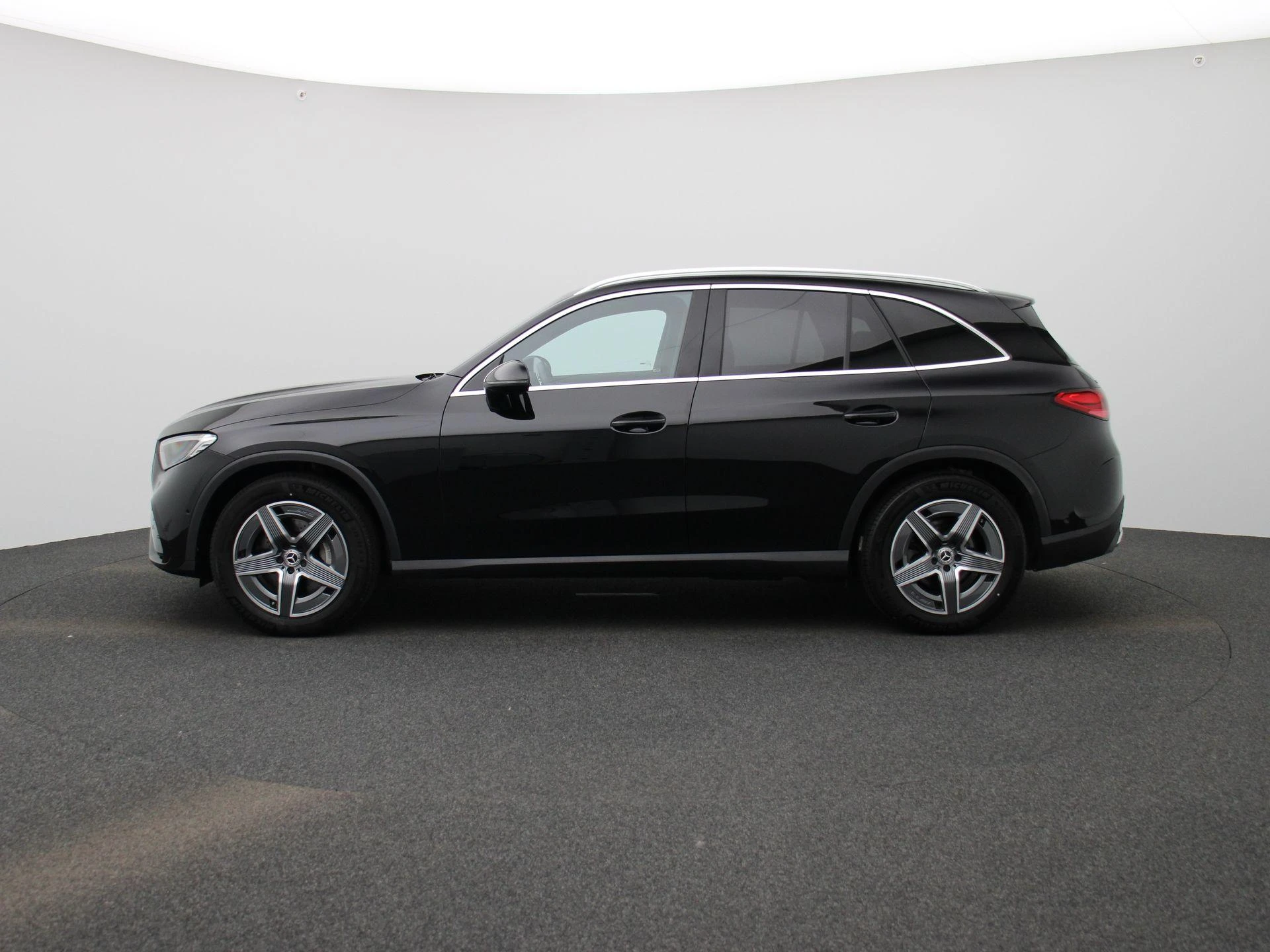Mercedes-Benz-GLC-image-3