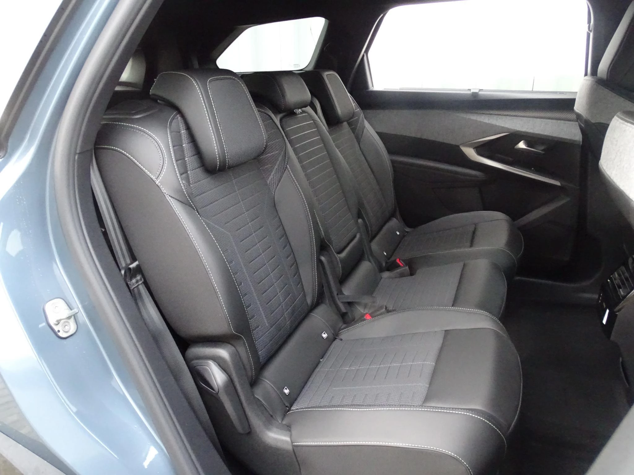 Peugeot 5008 1.2 HYBRID 145 GT +pano dak