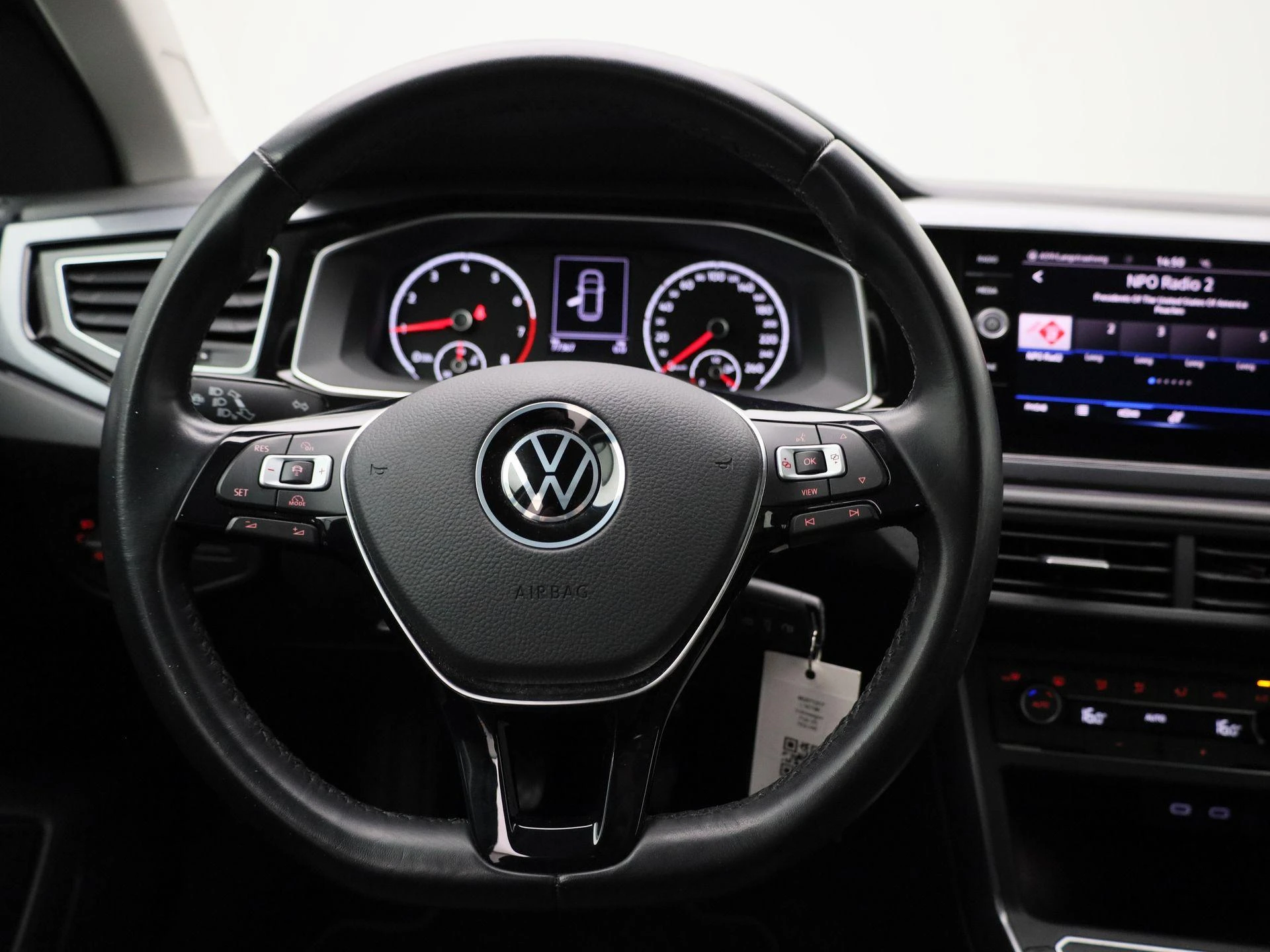 Volkswagen-Polo-image-6