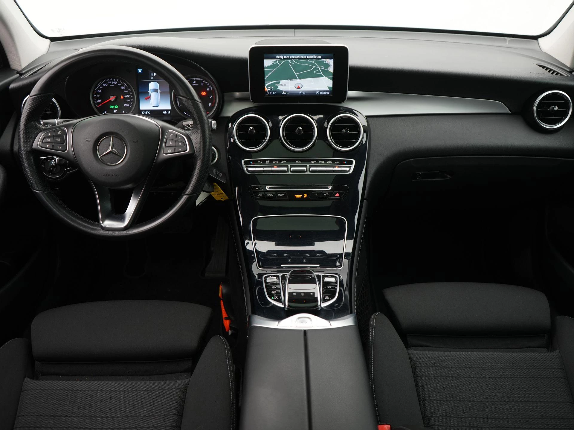 Mercedes-Benz-GLC-image-6