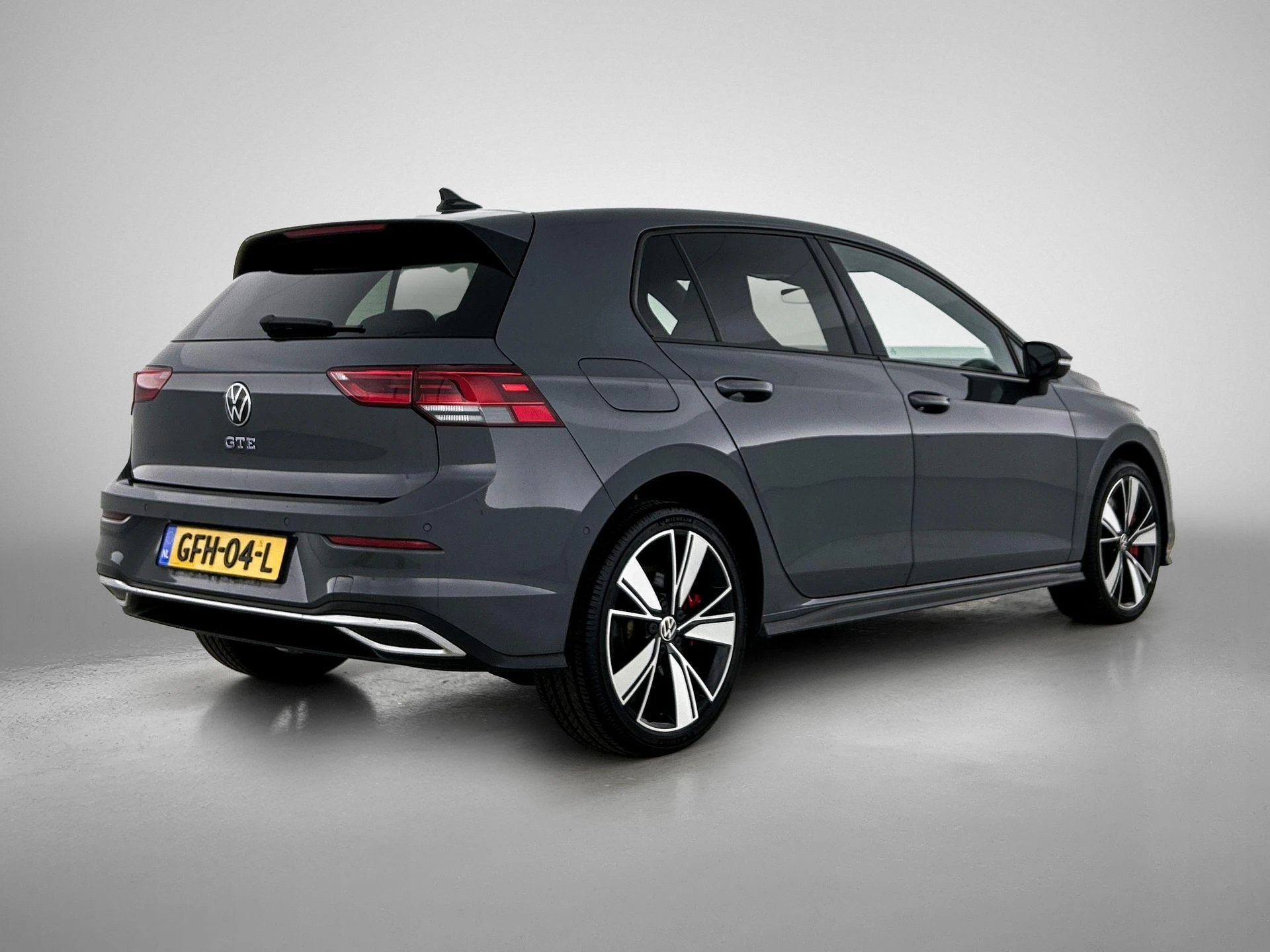 Volkswagen-Golf-image-3