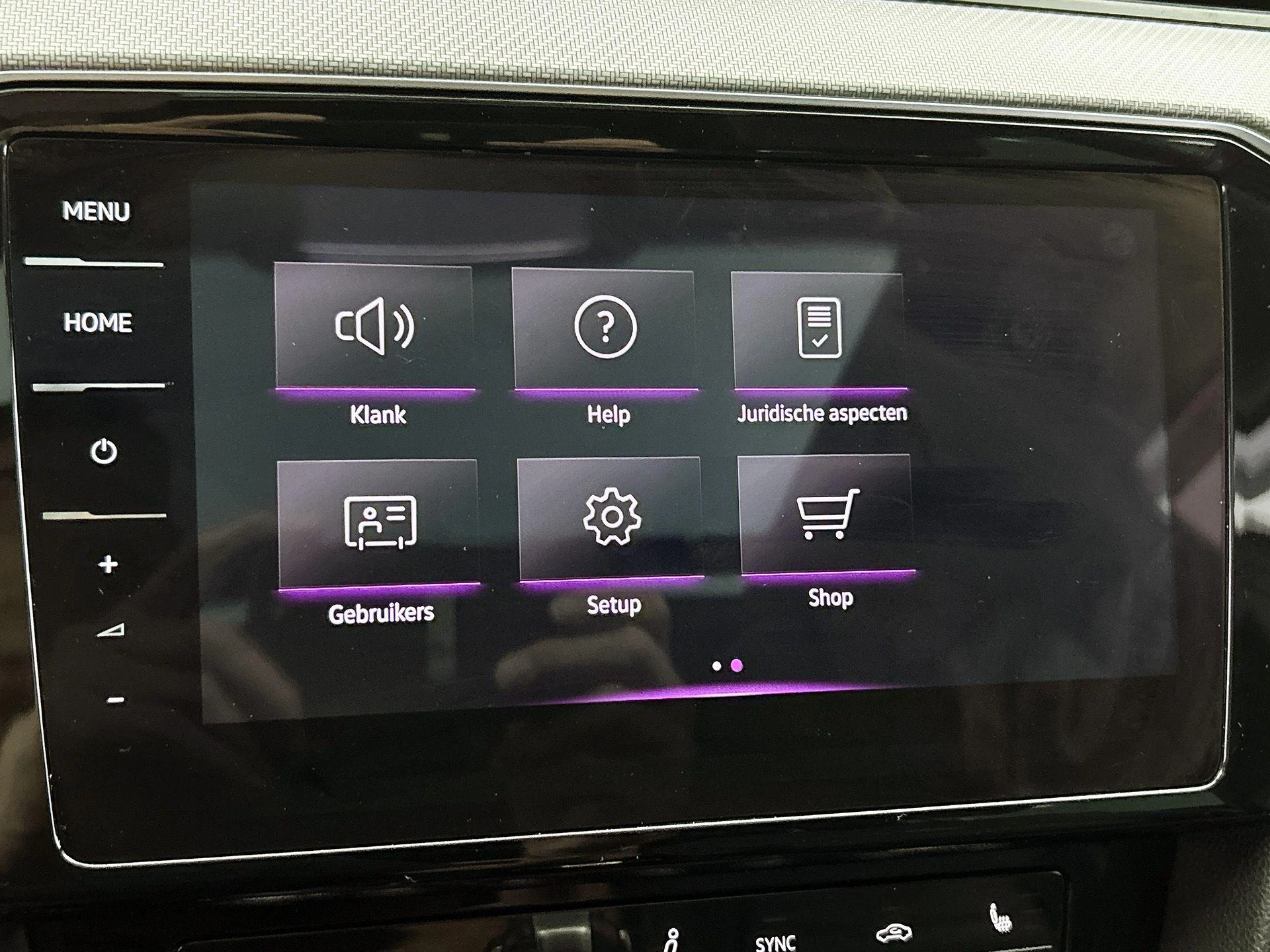 Volkswagen-Passat-image-10