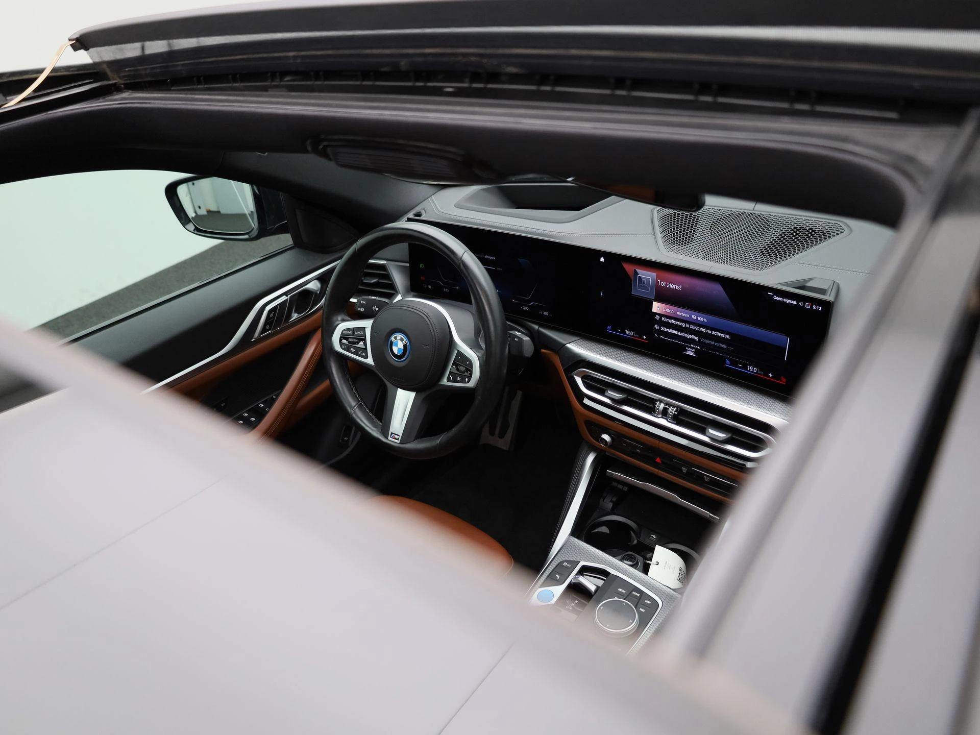 BMW-i4-image-47