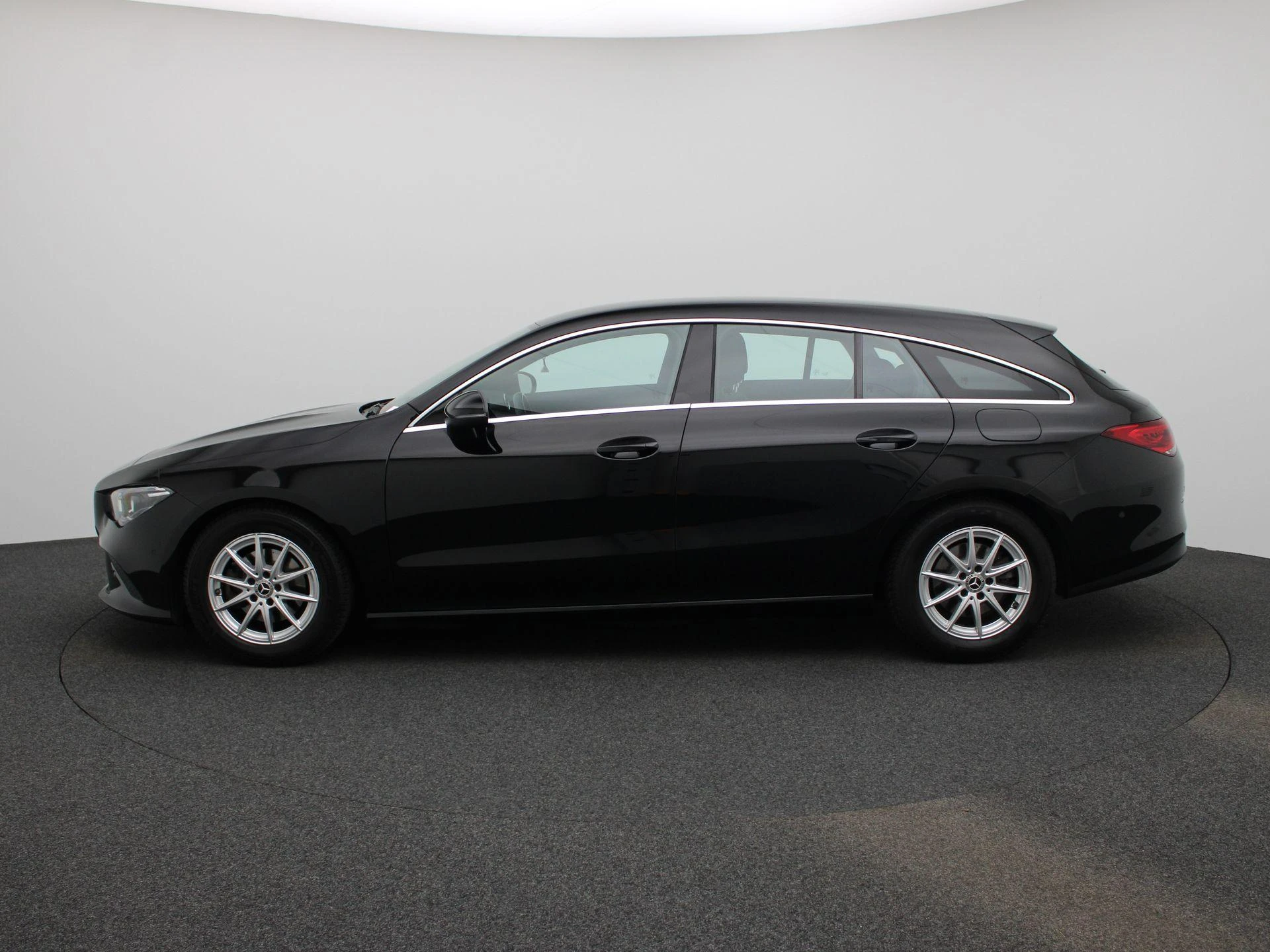 Mercedes-Benz-CLA-image-3