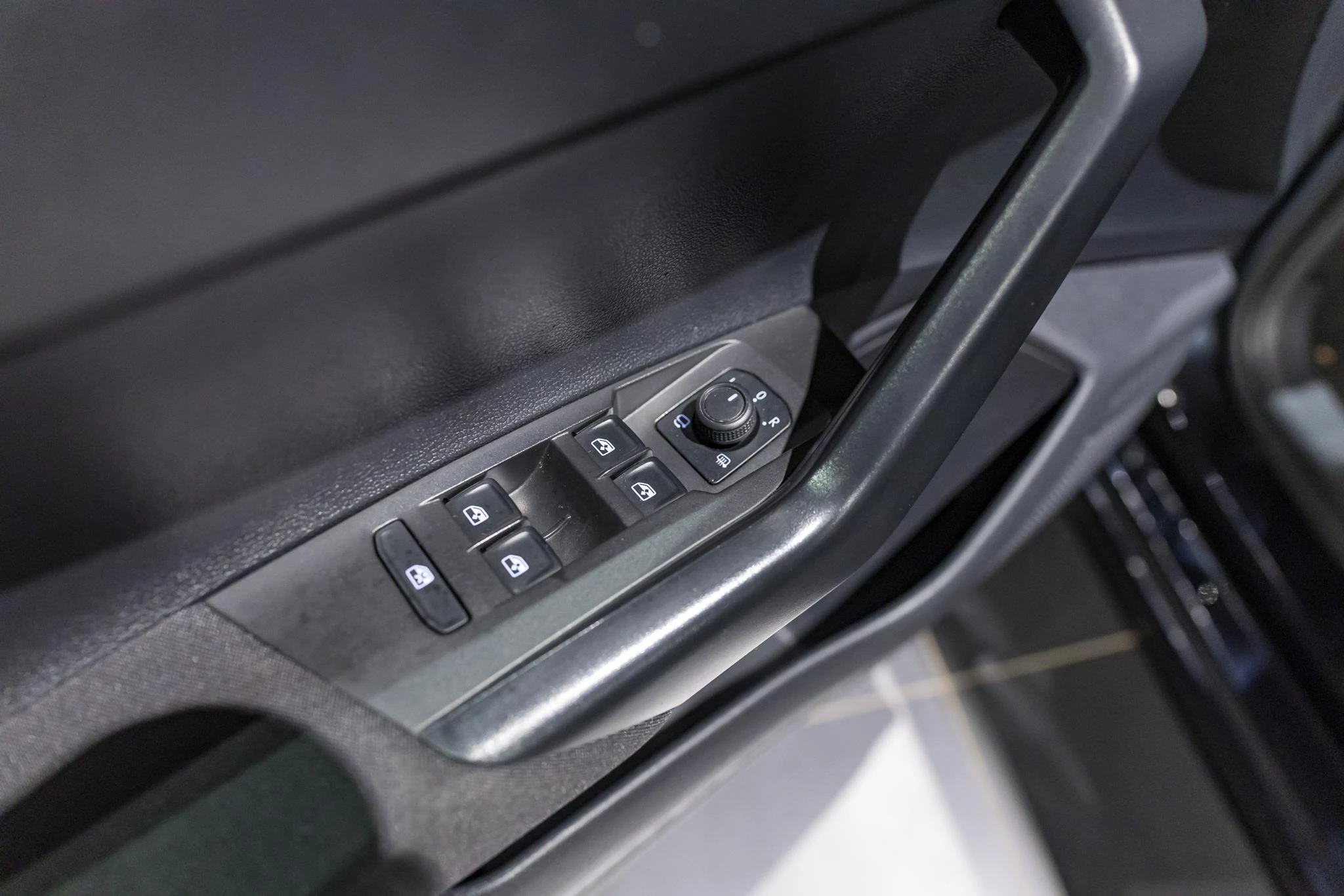 Volkswagen-Polo-image-21