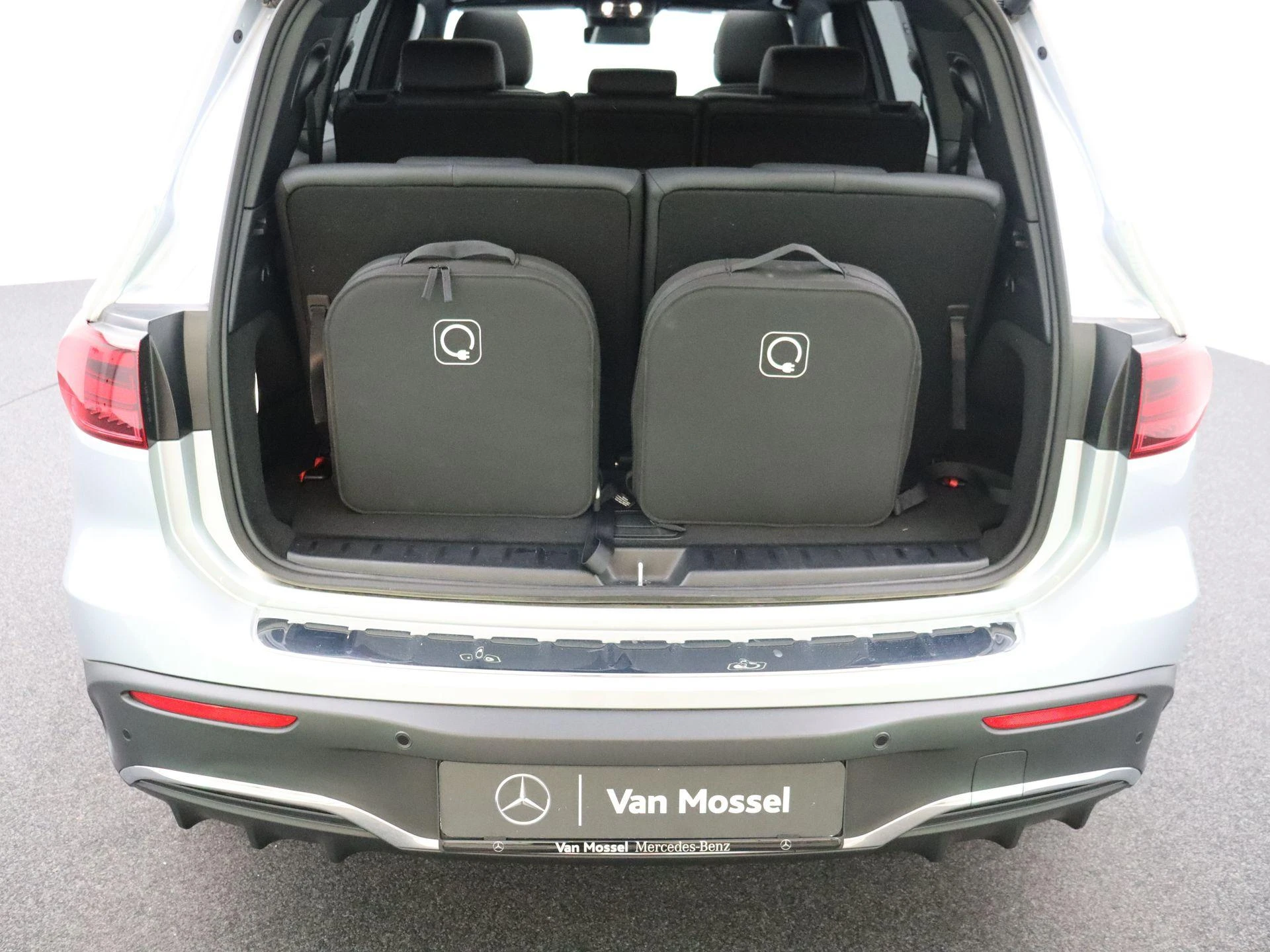 Mercedes-Benz-EQB-image-21