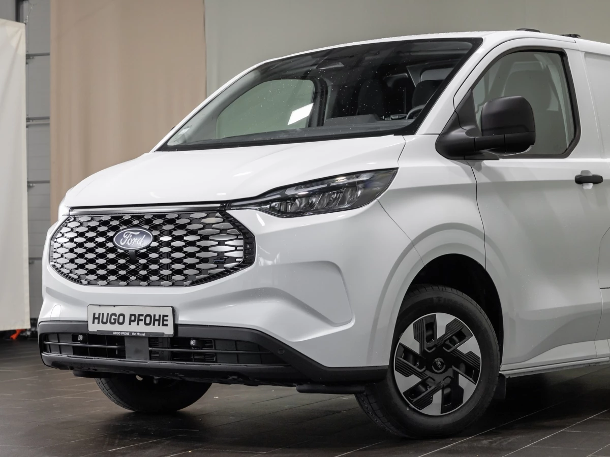 Ford-Transit Custom-image-2