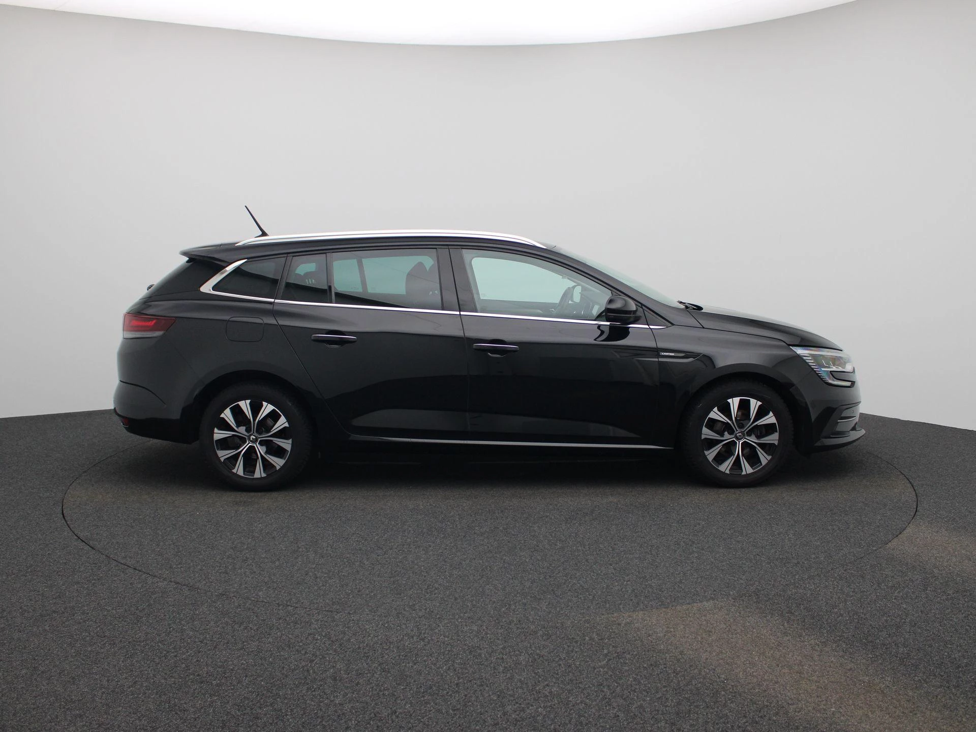 Renault-Mégane Grand Tour-image-6