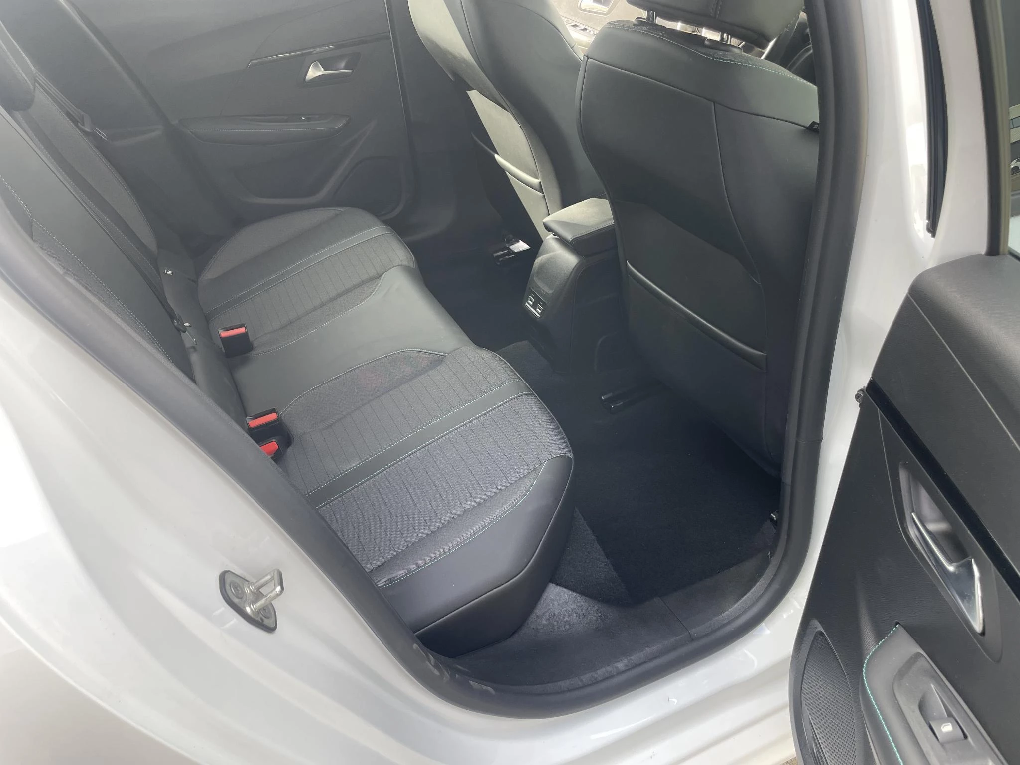 Peugeot-208-image-15