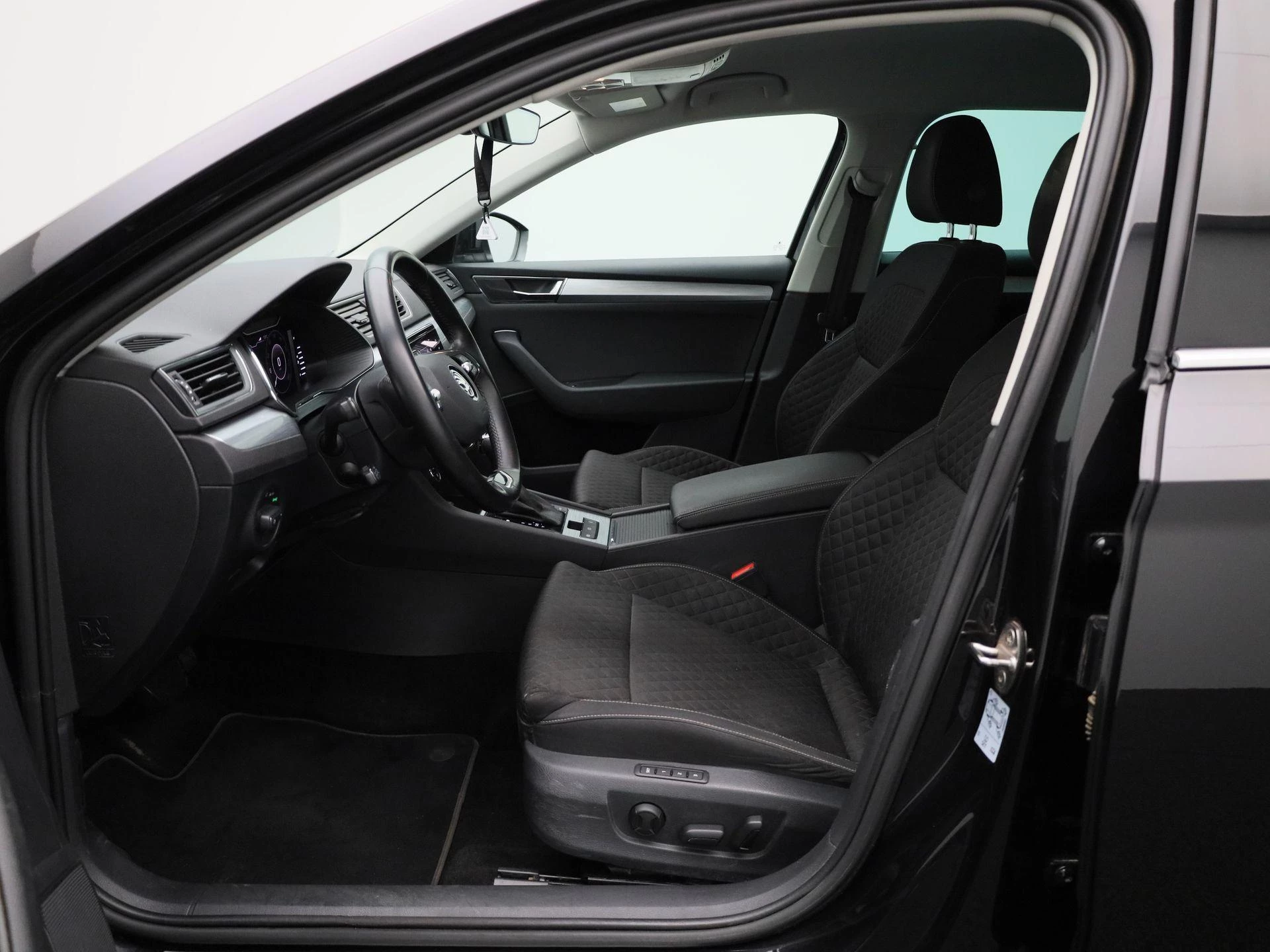 Škoda Superb 1.4 TSI iV Business Edition