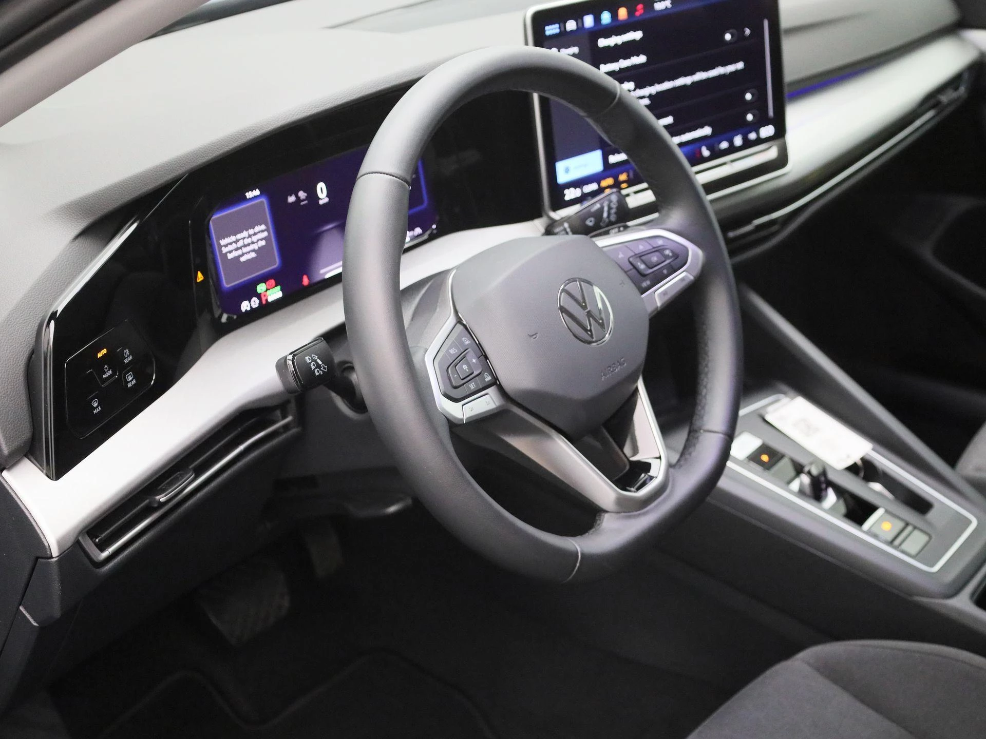 Volkswagen-Golf-image-29