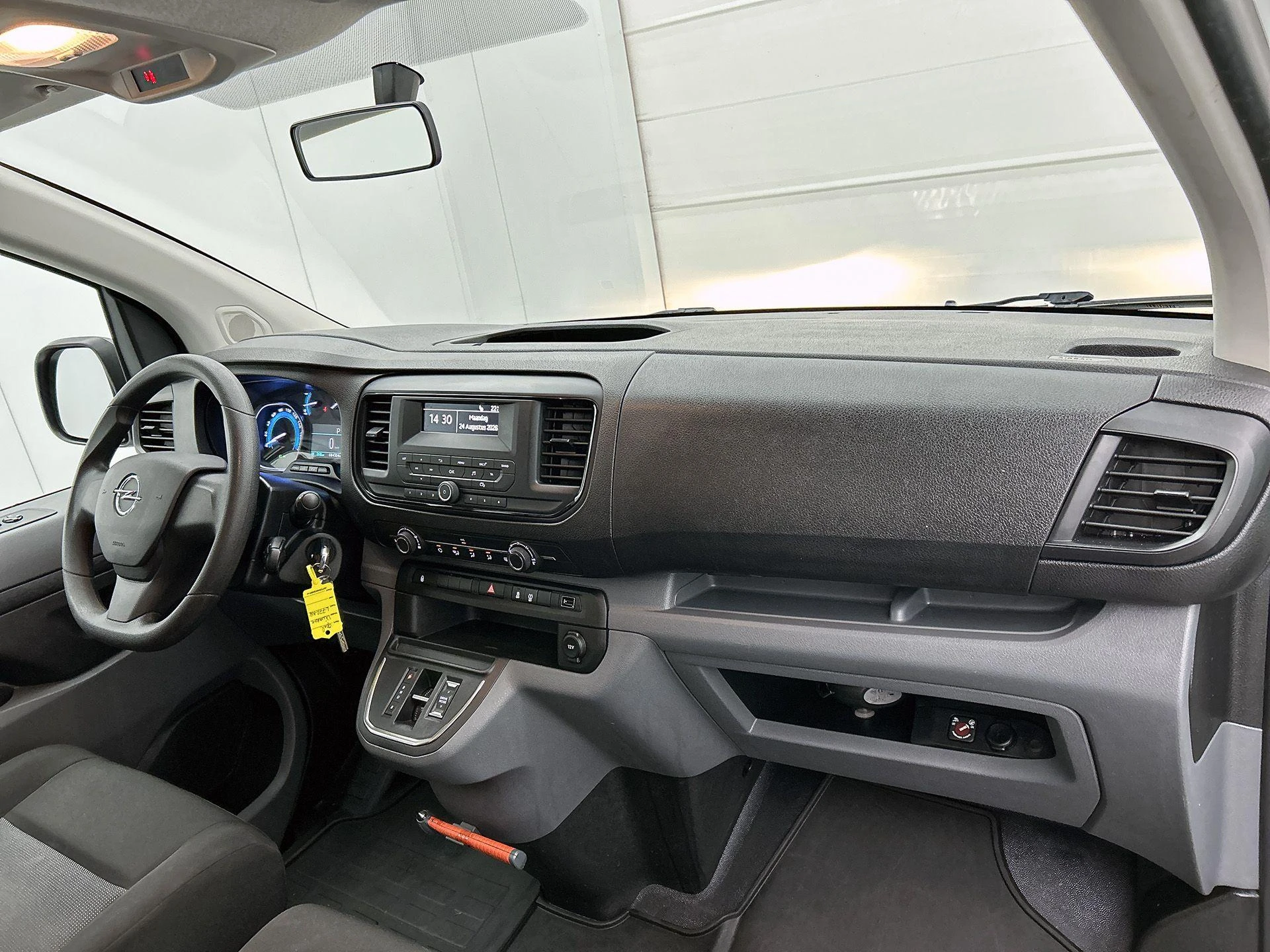 Opel-Vivaro-e-image-10
