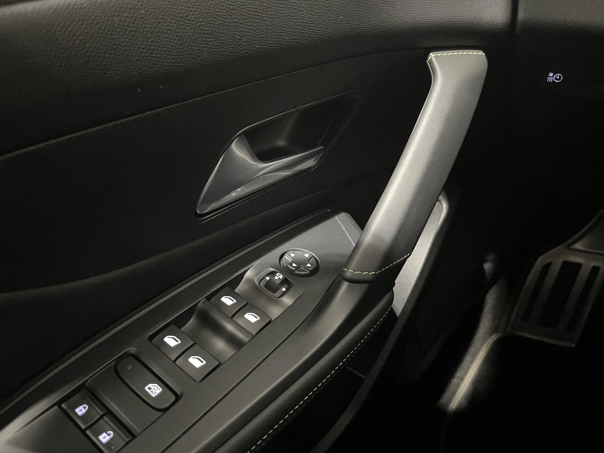 Peugeot-e-308-image-16