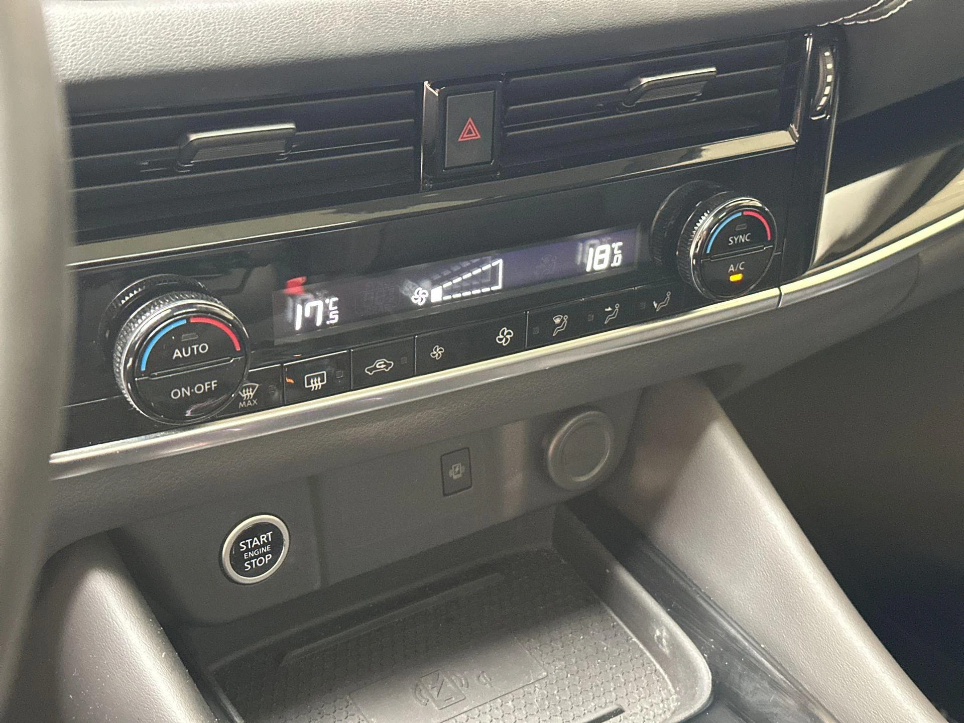 Nissan-QASHQAI-image-16