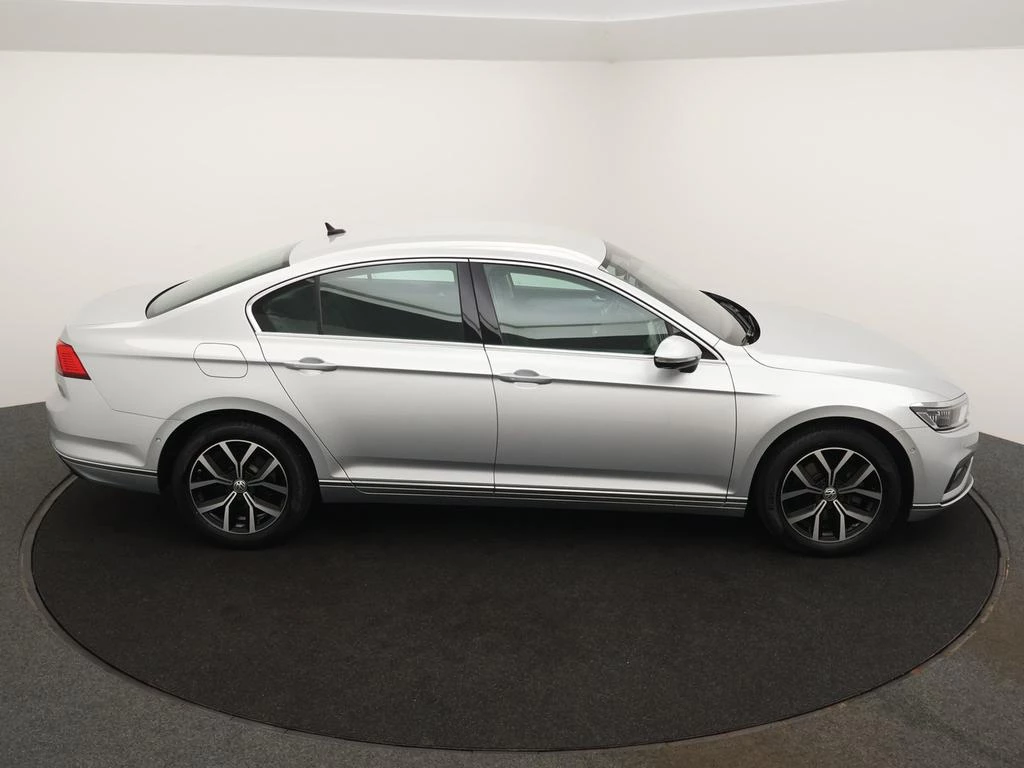 Volkswagen Passat Passat Elegance Business 1.5TSI 150PK* *LEDER*ALCANTARA*CAMERA*VIRTUAL COCKPIT*ACC*PDC*ZETELVERWARMING*...*