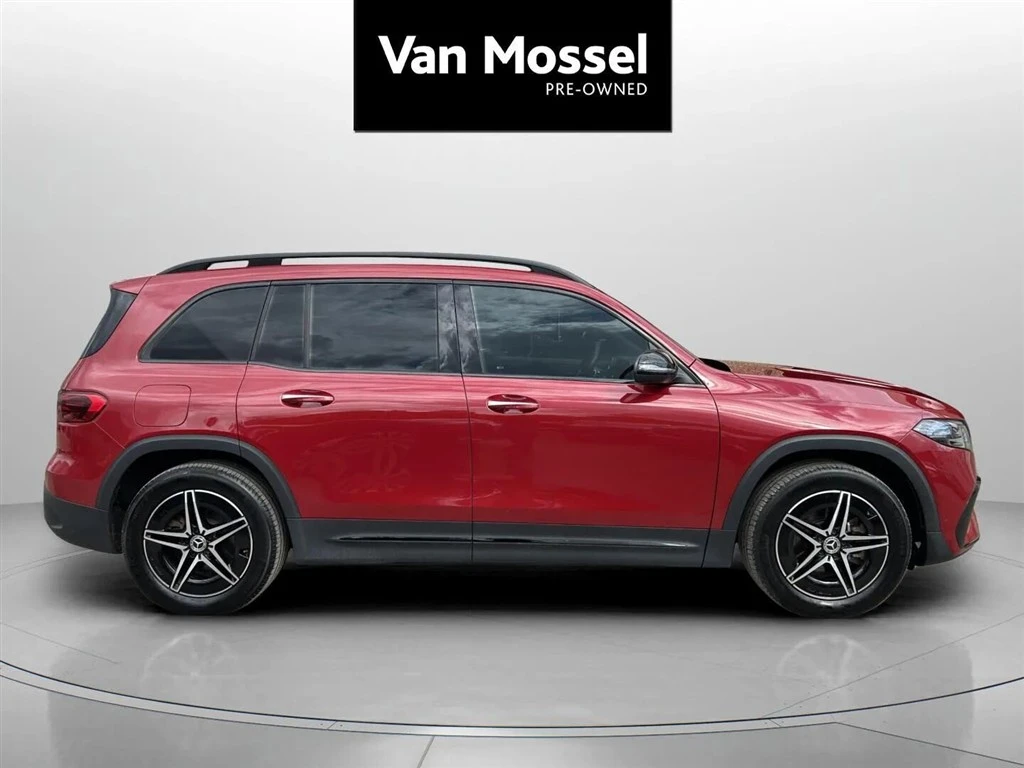 Mercedes-Benz-EQB-image-3